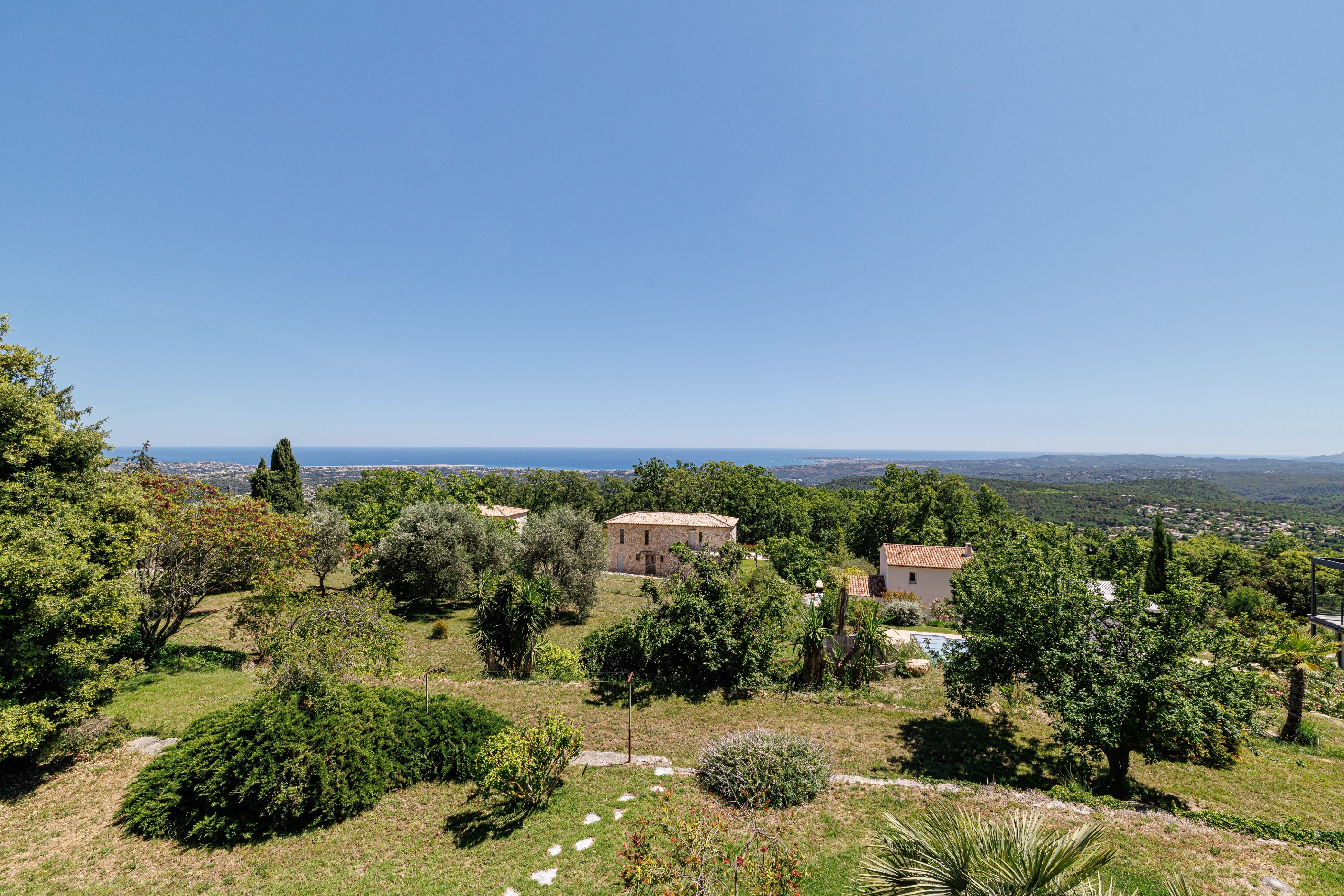  Sea view property with development potential in Vence - 物件實景