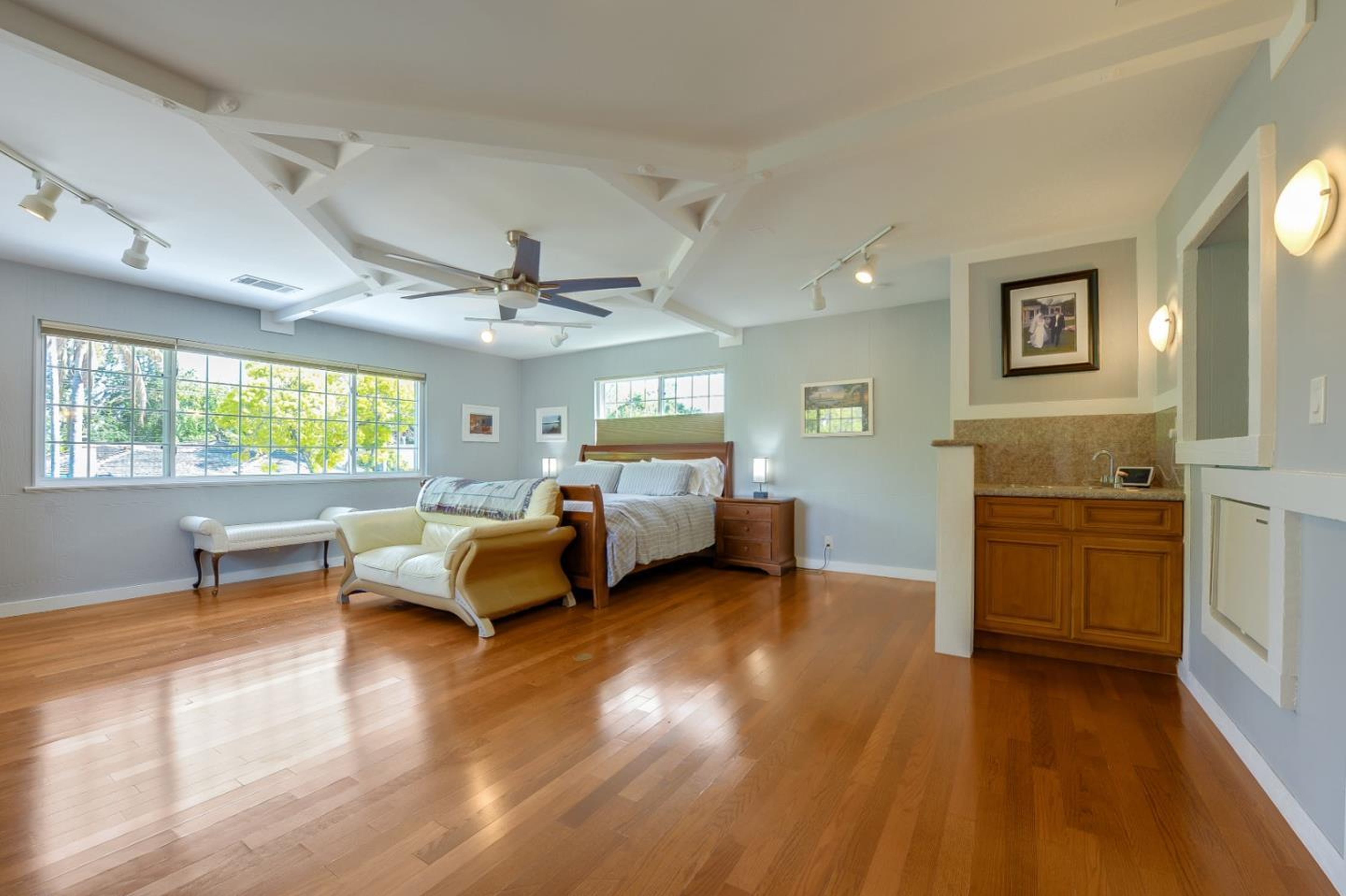  2610 Carson Street, Redwood City, CA 94061 - 物件實景