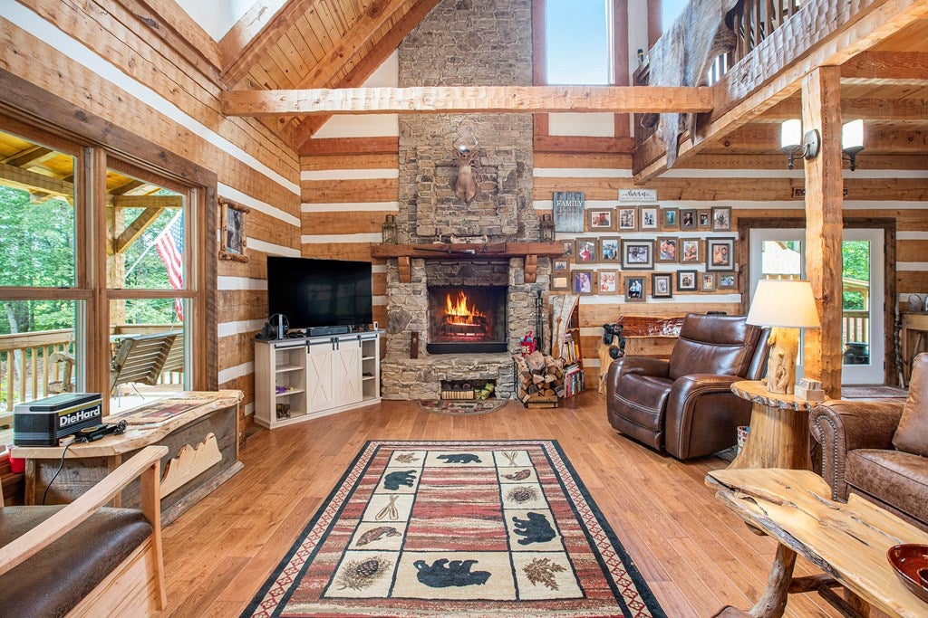 Blue Ridge, Georgia, 30513, United States, 4 Bedrooms Bedrooms, ,3 BathroomsBathrooms,Residential,For Sale,1871942