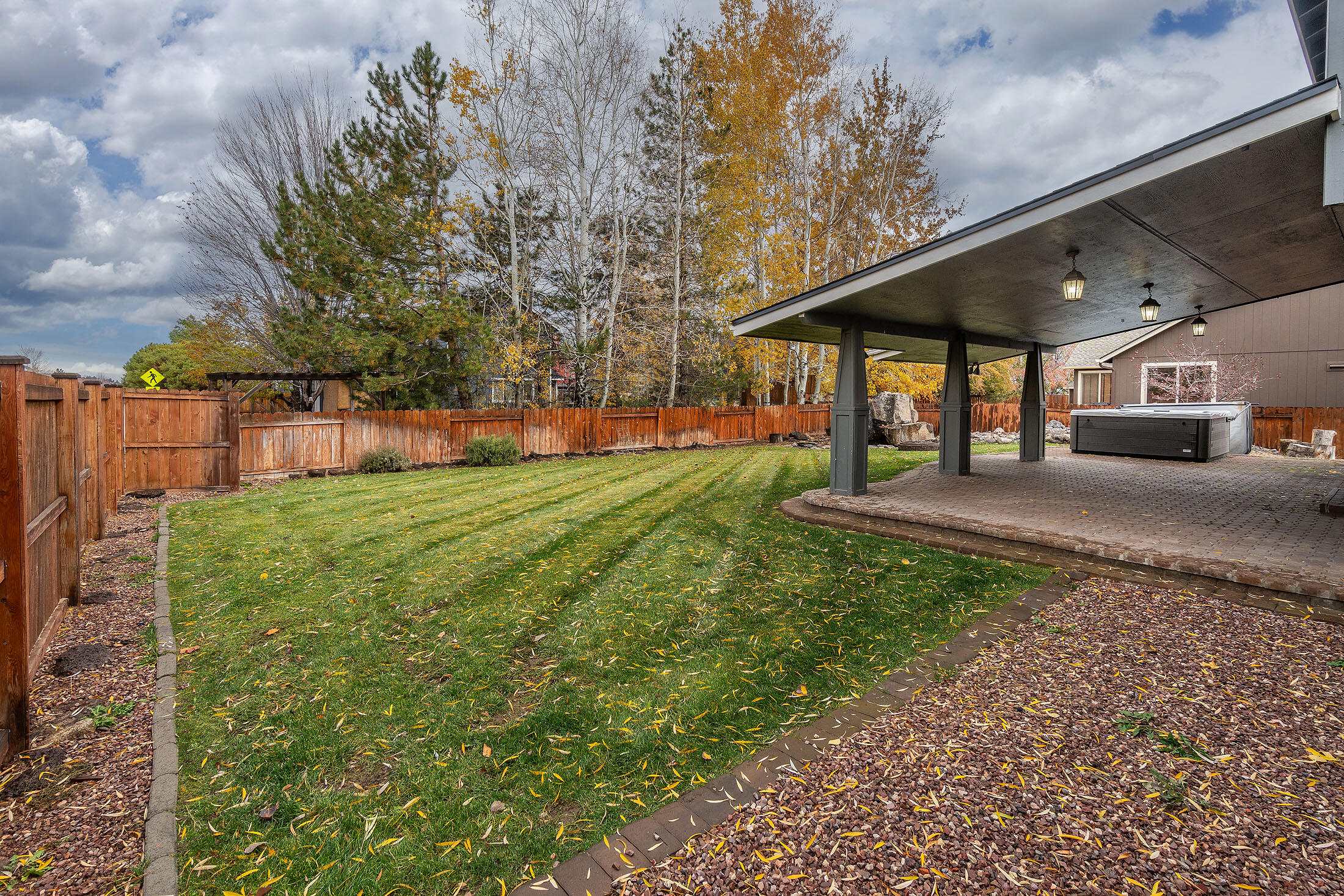 Redmond, Oregon, 97756, United States, 3 Bedrooms Bedrooms, ,3 BathroomsBathrooms,Residential,For Sale,1989039