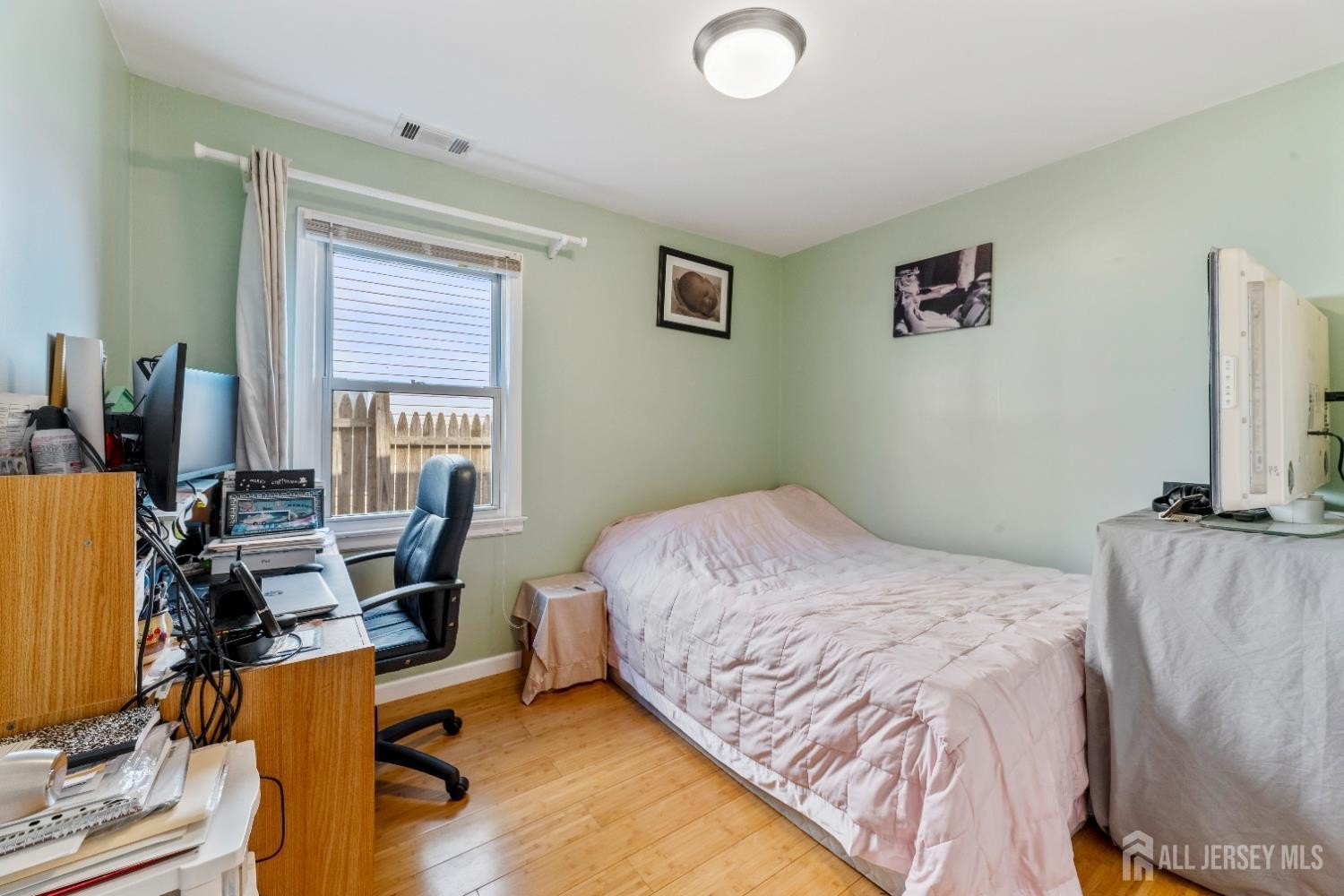 Edison, New Jersey, 08817, United States, 3 Bedrooms Bedrooms, ,2 BathroomsBathrooms,Residential,For Sale,2010060