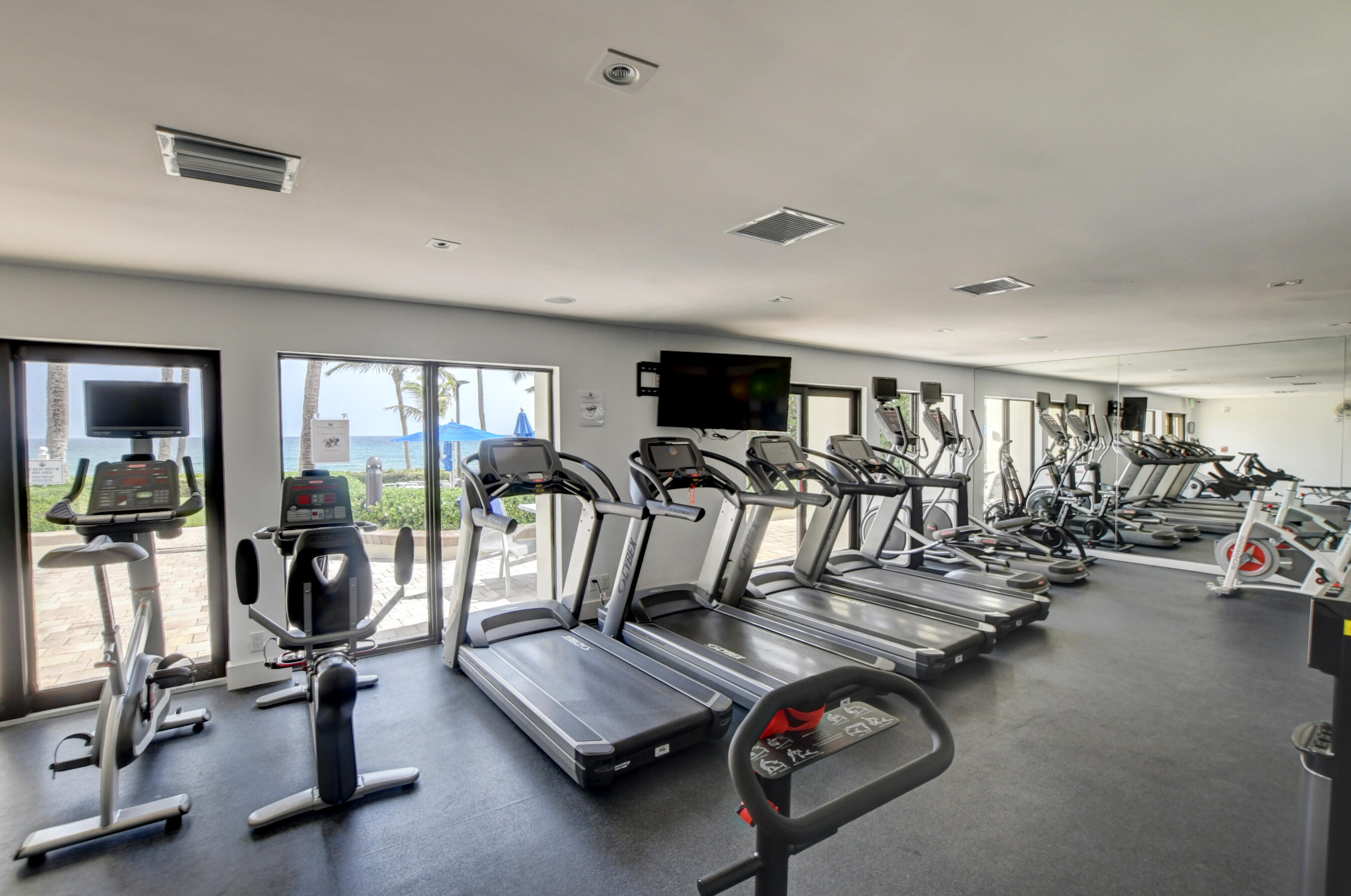 Highland Beach, Florida, 33487, United States, 2 Bedrooms Bedrooms, ,2 BathroomsBathrooms,Residential,For Sale,1907746