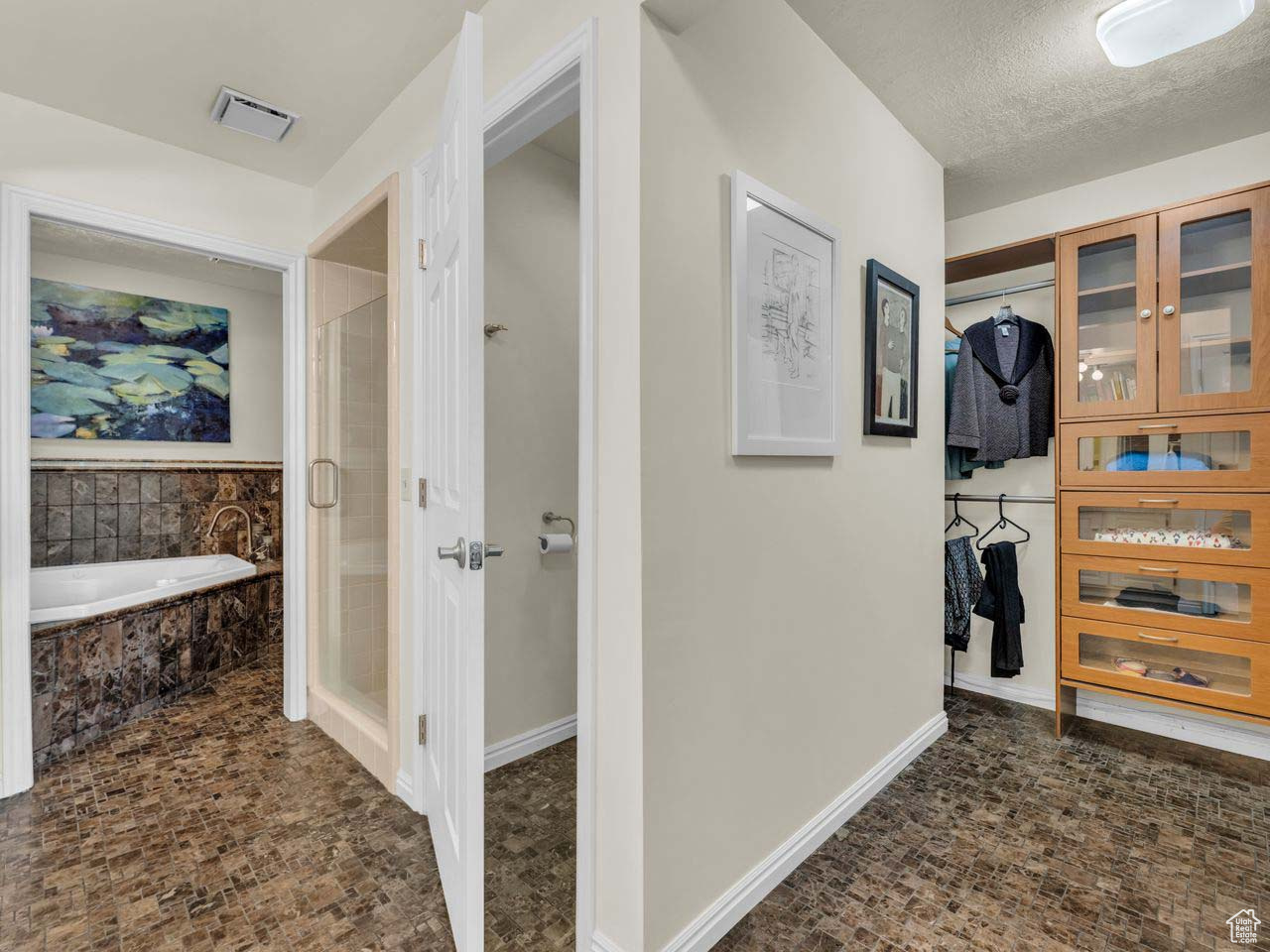 Salt Lake City, Utah, 84103, United States, 3 Bedrooms Bedrooms, ,3 BathroomsBathrooms,Residential,For Sale,1794274