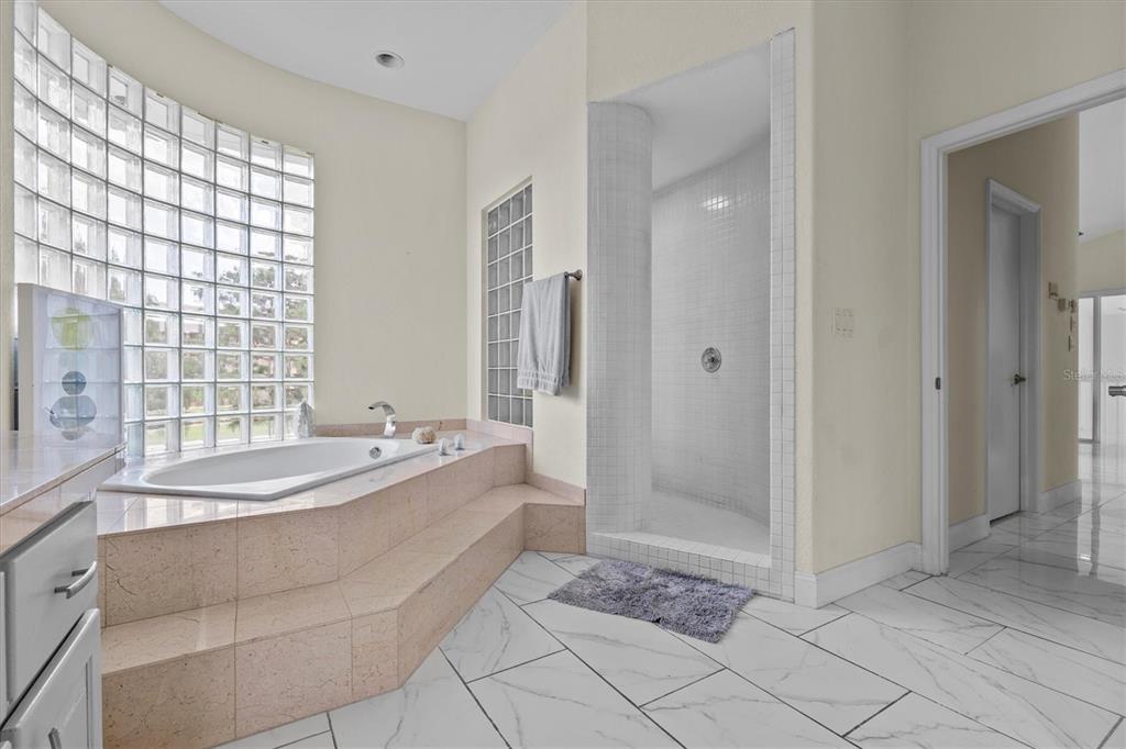 Tarpon Springs, Florida, 34689, United States, 5 Bedrooms Bedrooms, ,4 BathroomsBathrooms,Residential,For Sale,1901720