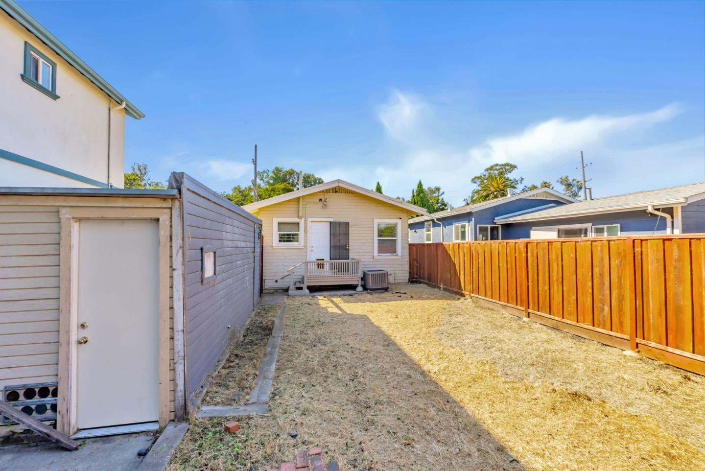 Oakland, California, 94601, United States, 2 Bedrooms Bedrooms, ,2 BathroomsBathrooms,Residential,For Sale,1901407