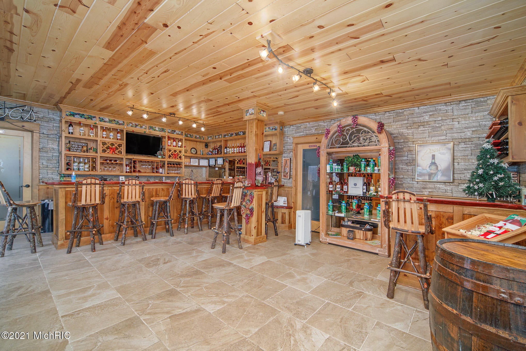 Harbor Springs, Michigan, 49740, United States, 5 Bedrooms Bedrooms, ,6 BathroomsBathrooms,Residential,For Sale,1914650