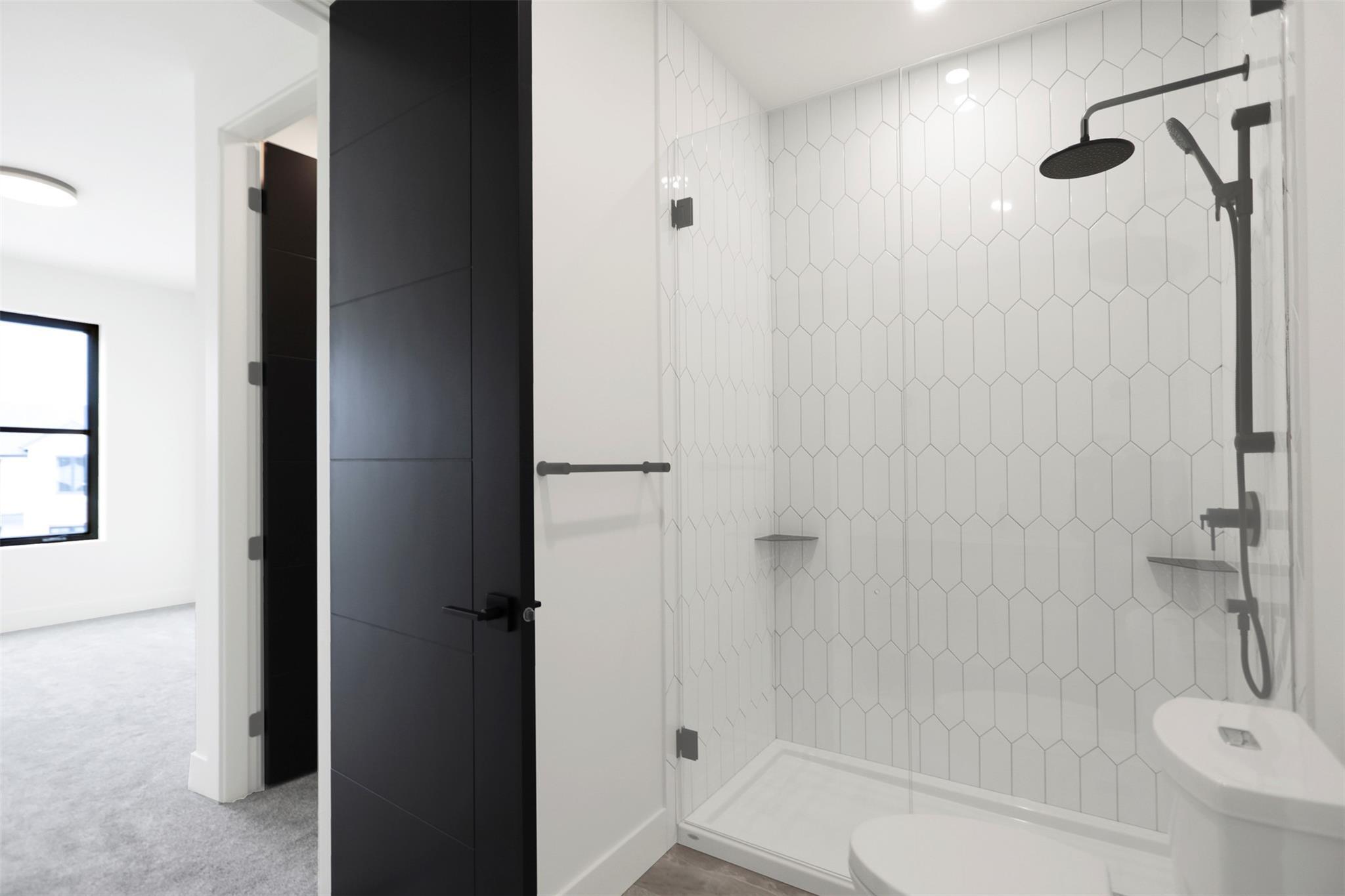 KELOWNA, British Columbia, V1W 0C4, CA, 5 Bedrooms Bedrooms, ,4 BathroomsBathrooms,Residential,For Sale,1960562