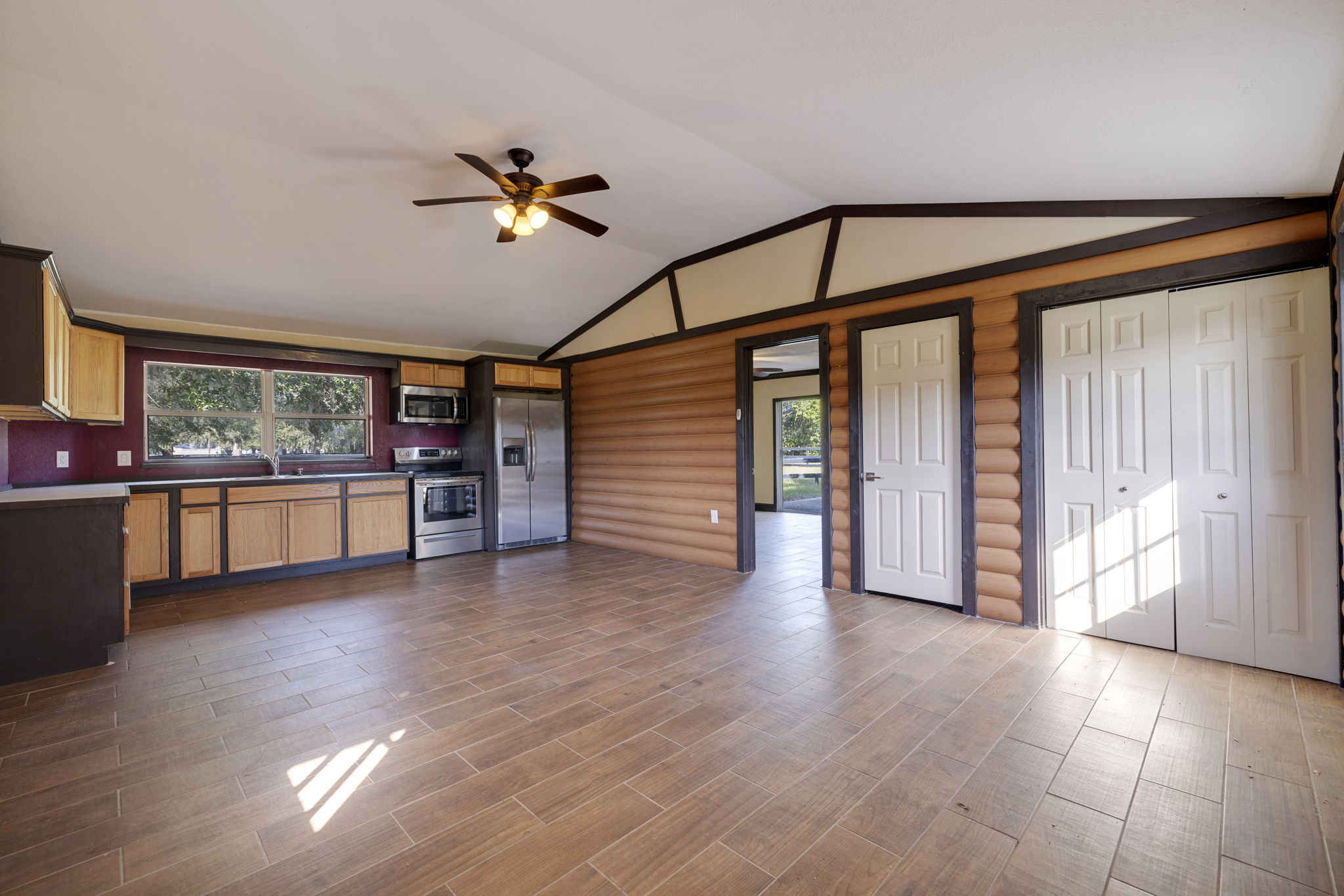 Palmetto, Florida, 34221, United States, 5 Bedrooms Bedrooms, ,4 BathroomsBathrooms,Residential,For Sale,1921911