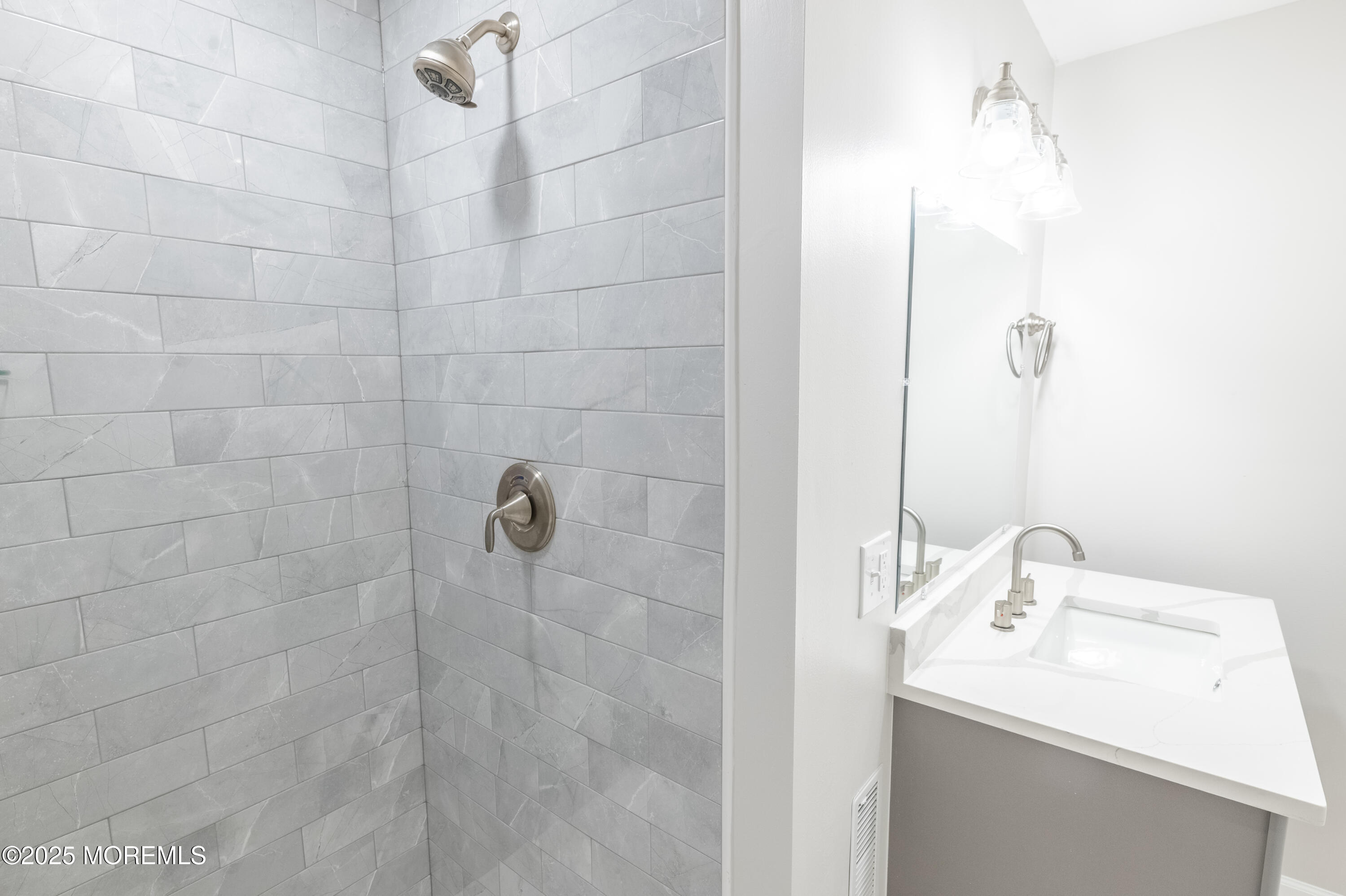 Englishtown, New Jersey, 07726, United States, 6 Bedrooms Bedrooms, ,4 BathroomsBathrooms,Residential,For Sale,1908199