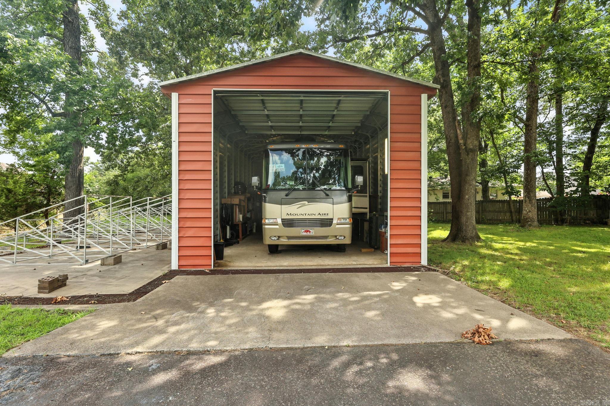 Little Rock, Arkansas, 72223, United States, 3 Bedrooms Bedrooms, ,3 BathroomsBathrooms,Residential,For Sale,1968786