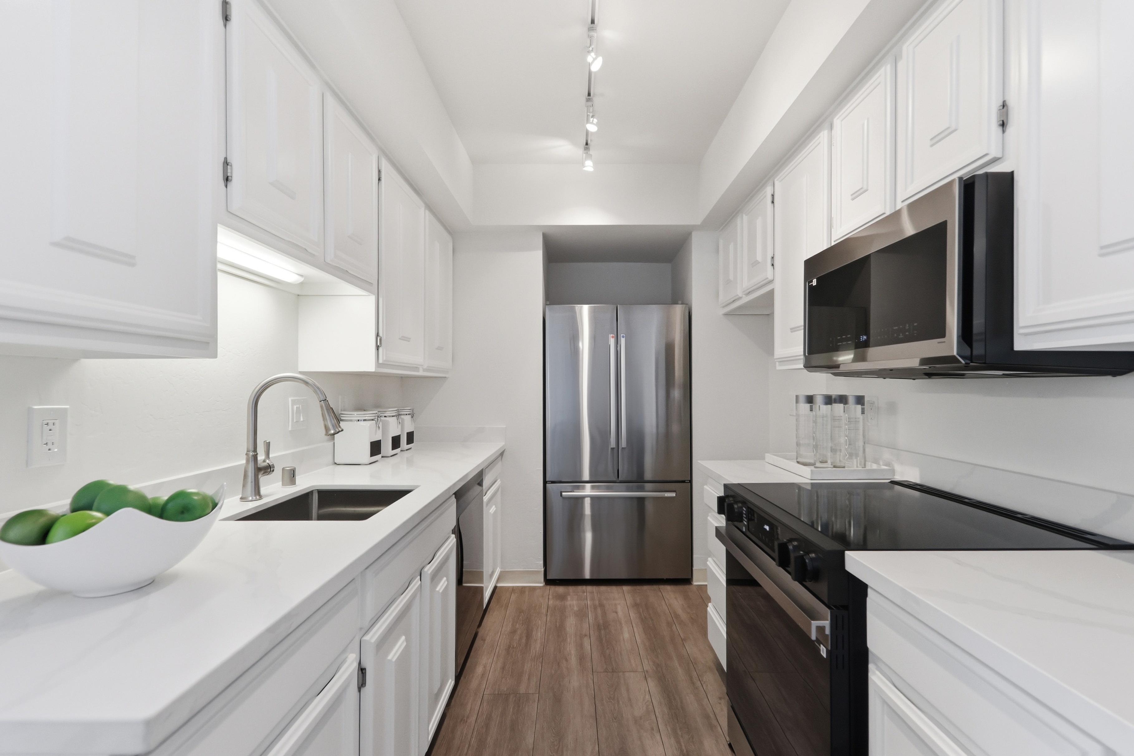  Convenient Ground-Floor Condo in the Heart of San Carlos - 物件實景