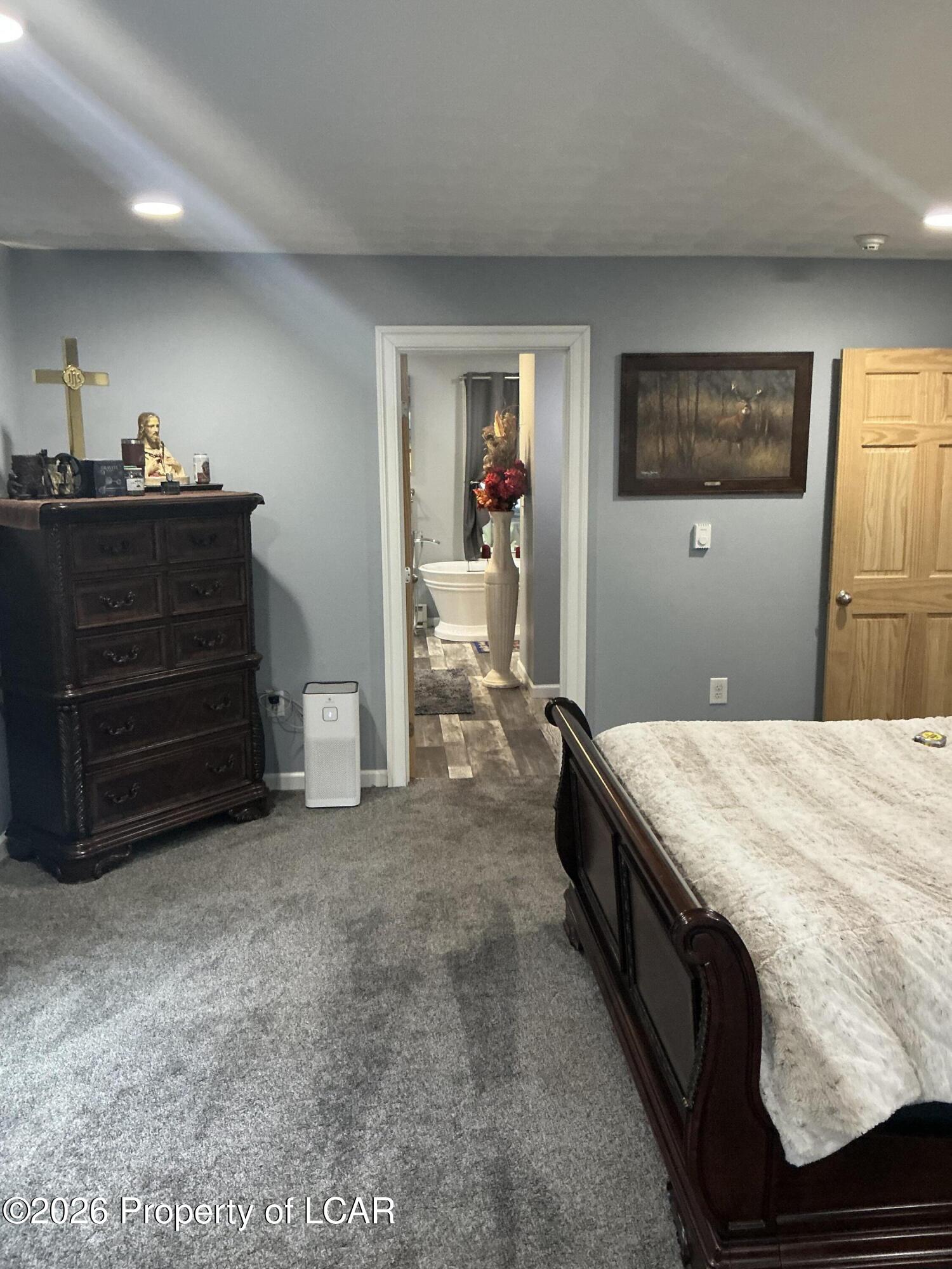 Hunlock Creek, Pennsylvania, 18621, United States, 3 Bedrooms Bedrooms, ,2 BathroomsBathrooms,Residential,For Sale,2044262