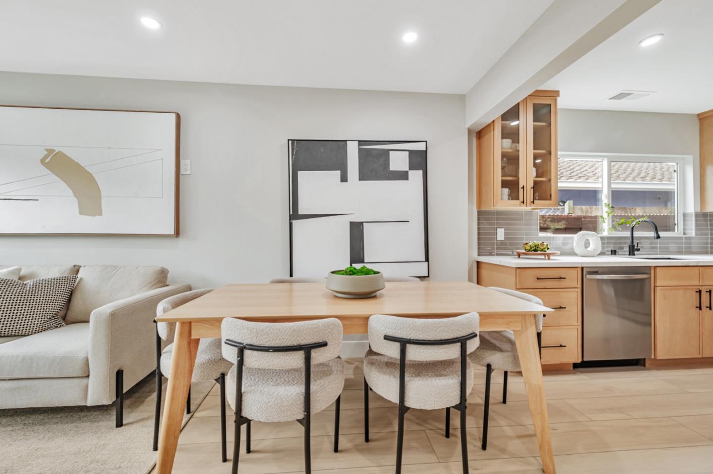 SOUTH SAN FRANCISCO, California, 94080, United States, 4 Bedrooms Bedrooms, ,3 BathroomsBathrooms,Residential,For Sale,1951079