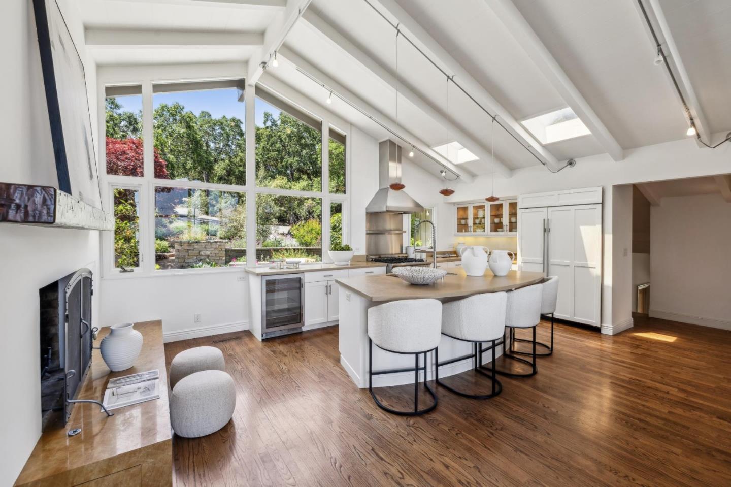 Portola Valley, California, 94028, United States, 6 Bedrooms Bedrooms, ,6 BathroomsBathrooms,Residential,For Sale,1917996
