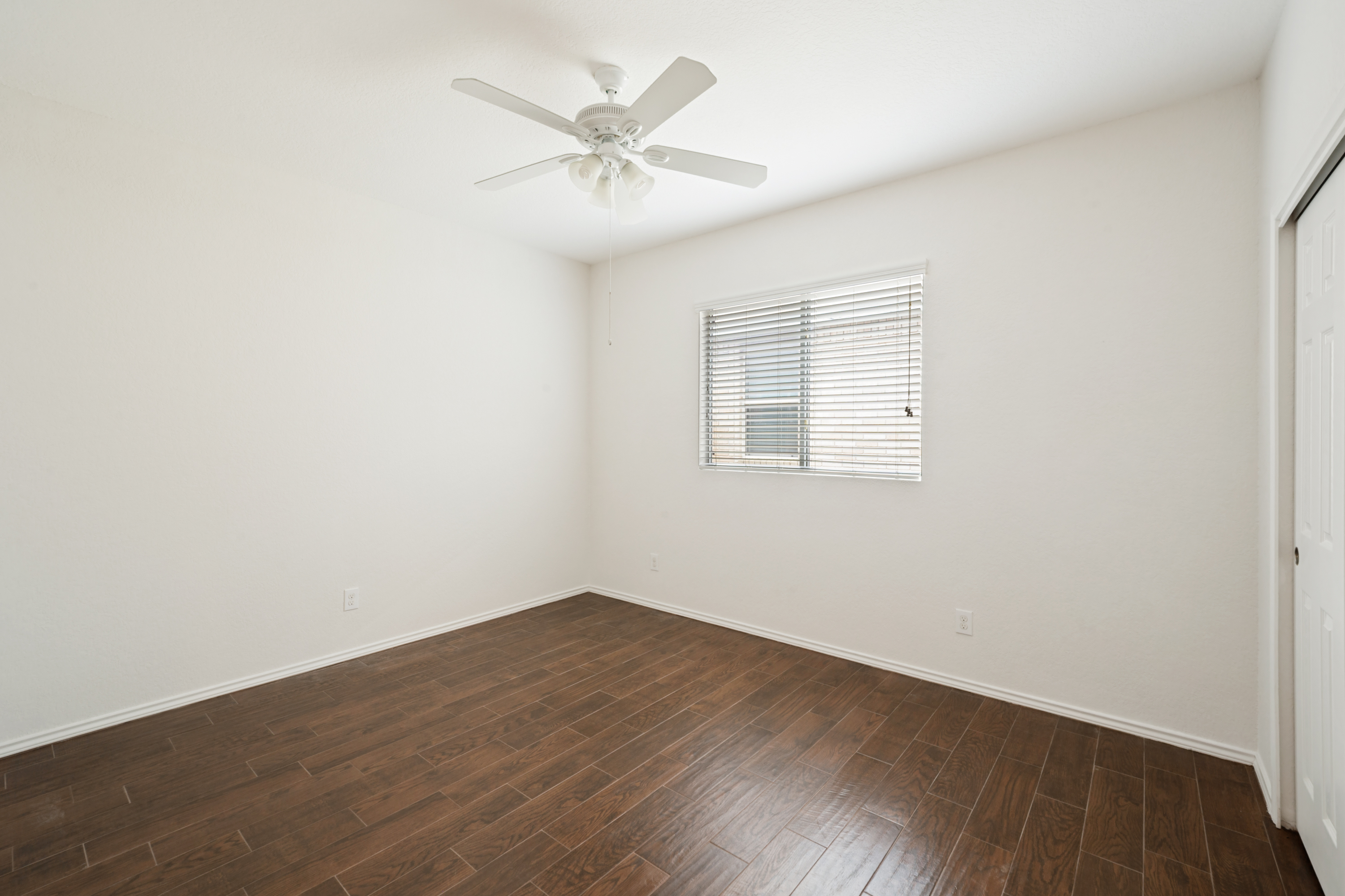  Charming Home with Fireplace and Patio - 物件實景