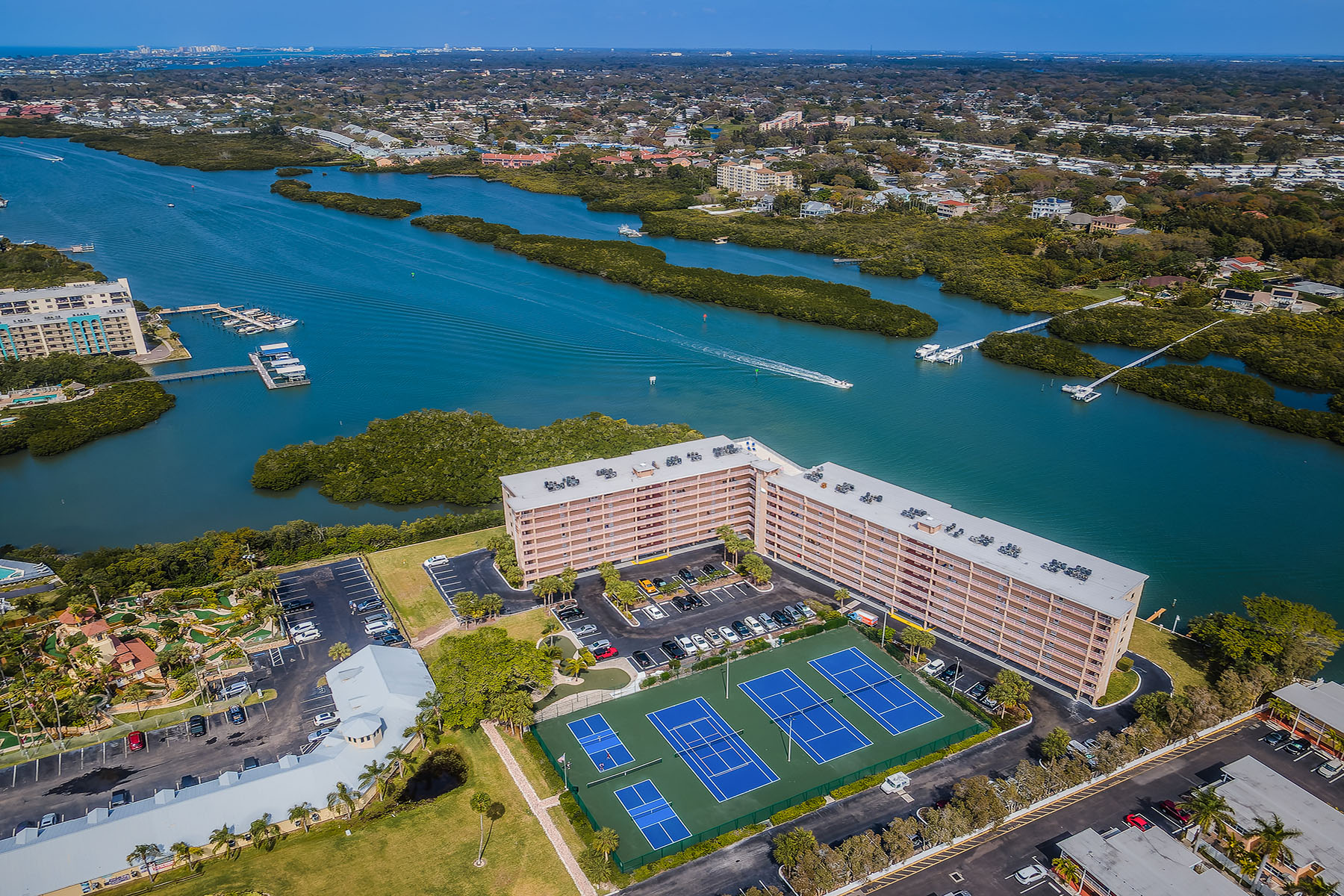  BAY SHORES YACHT & TENNIS CLUB - 物件實景