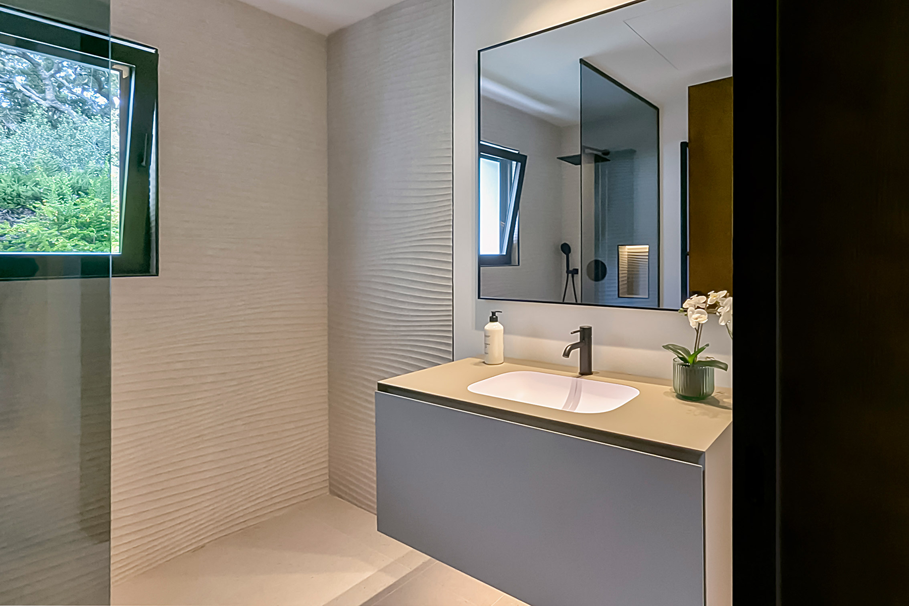  Luxurious Charles Kent-Designed Villa at Valderrama Golf Course, Sotogrande - 物件實景