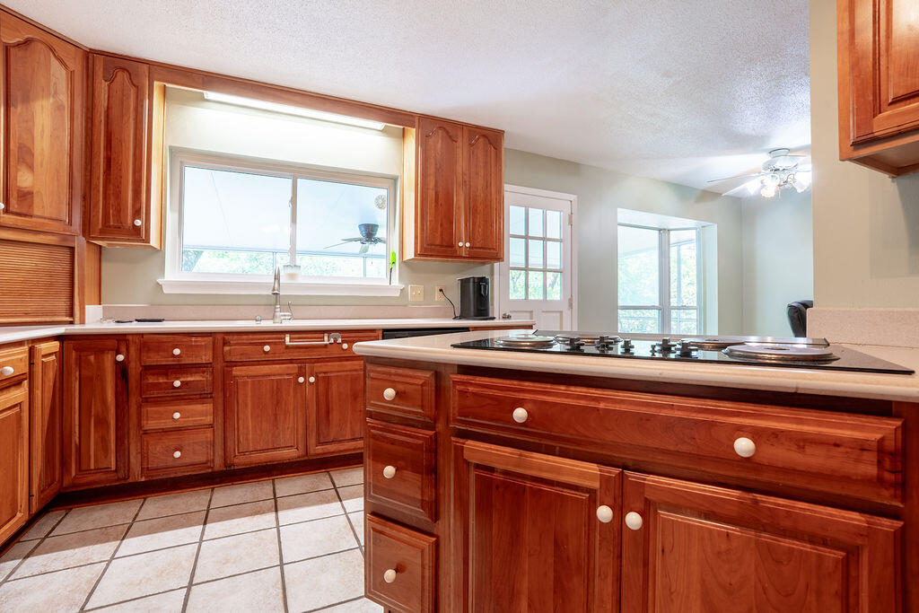Fort Walton Beach, Florida, 32547, United States, 4 Bedrooms Bedrooms, ,3 BathroomsBathrooms,Residential,For Sale,1807234