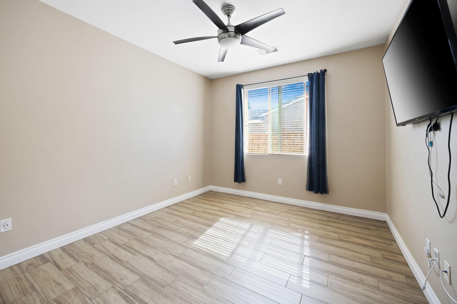 Indio, California, 92203, United States, 4 Bedrooms Bedrooms, ,3 BathroomsBathrooms,Residential,For Sale,1915530