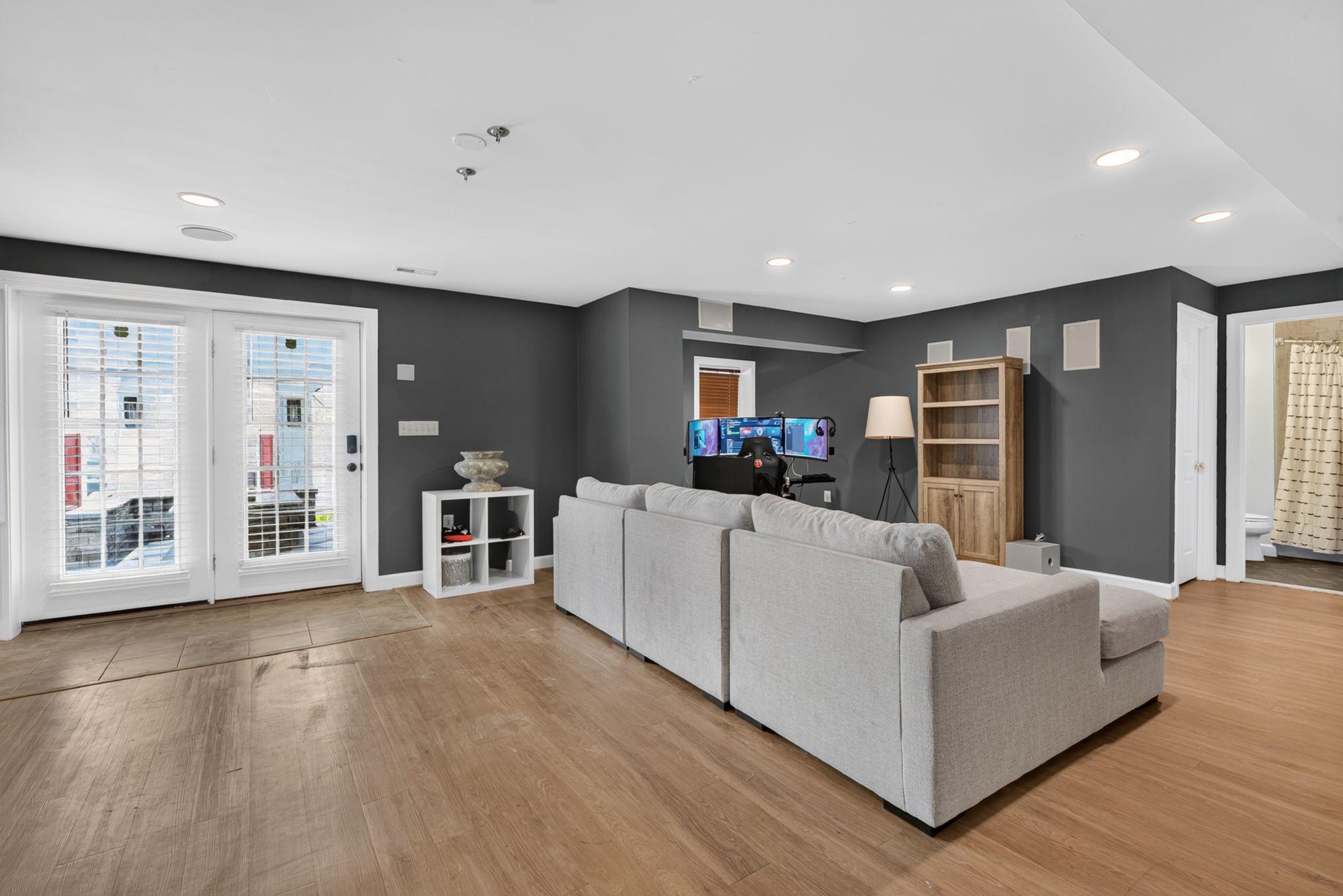  973 Main Street, Gaithersburg, MD, 20878 - 物件實景