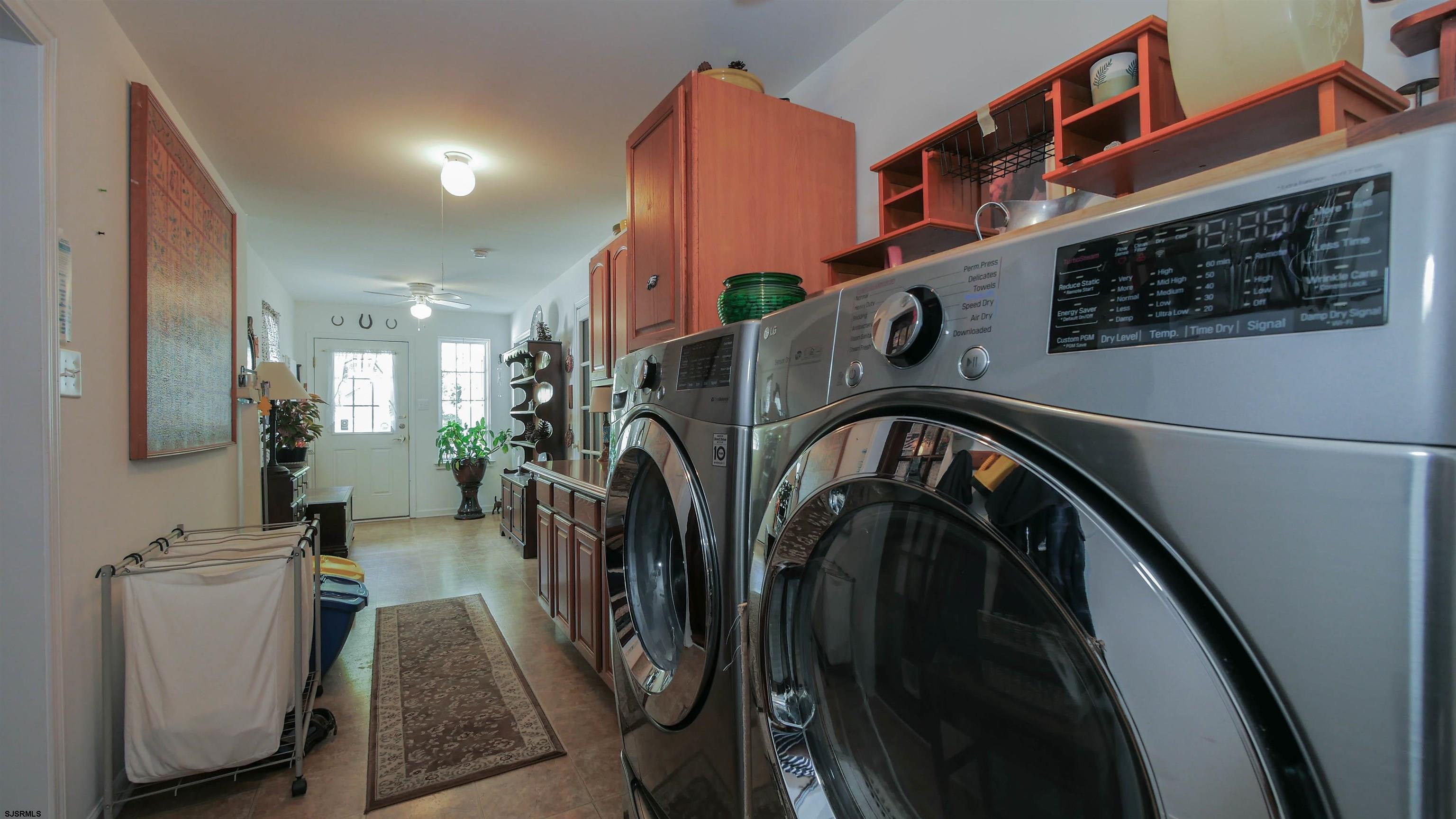 Absecon, New Jersey, 08201, United States, 5 Bedrooms Bedrooms, ,4 BathroomsBathrooms,Residential,For Sale,1908485