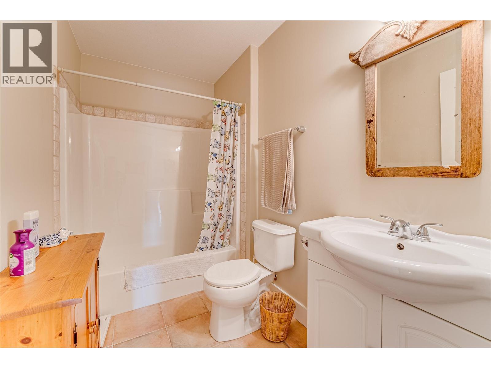 VERNON, British Columbia, V1T 2P9, CA, 5 Bedrooms Bedrooms, ,4 BathroomsBathrooms,Residential,For Sale,1948621