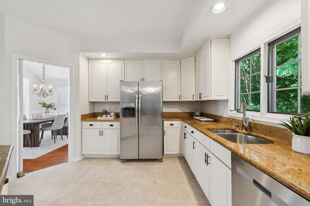 Fairfax Station, Virginia, 22039, United States, 5 Bedrooms Bedrooms, ,4 BathroomsBathrooms,Residential,For Sale,1887245