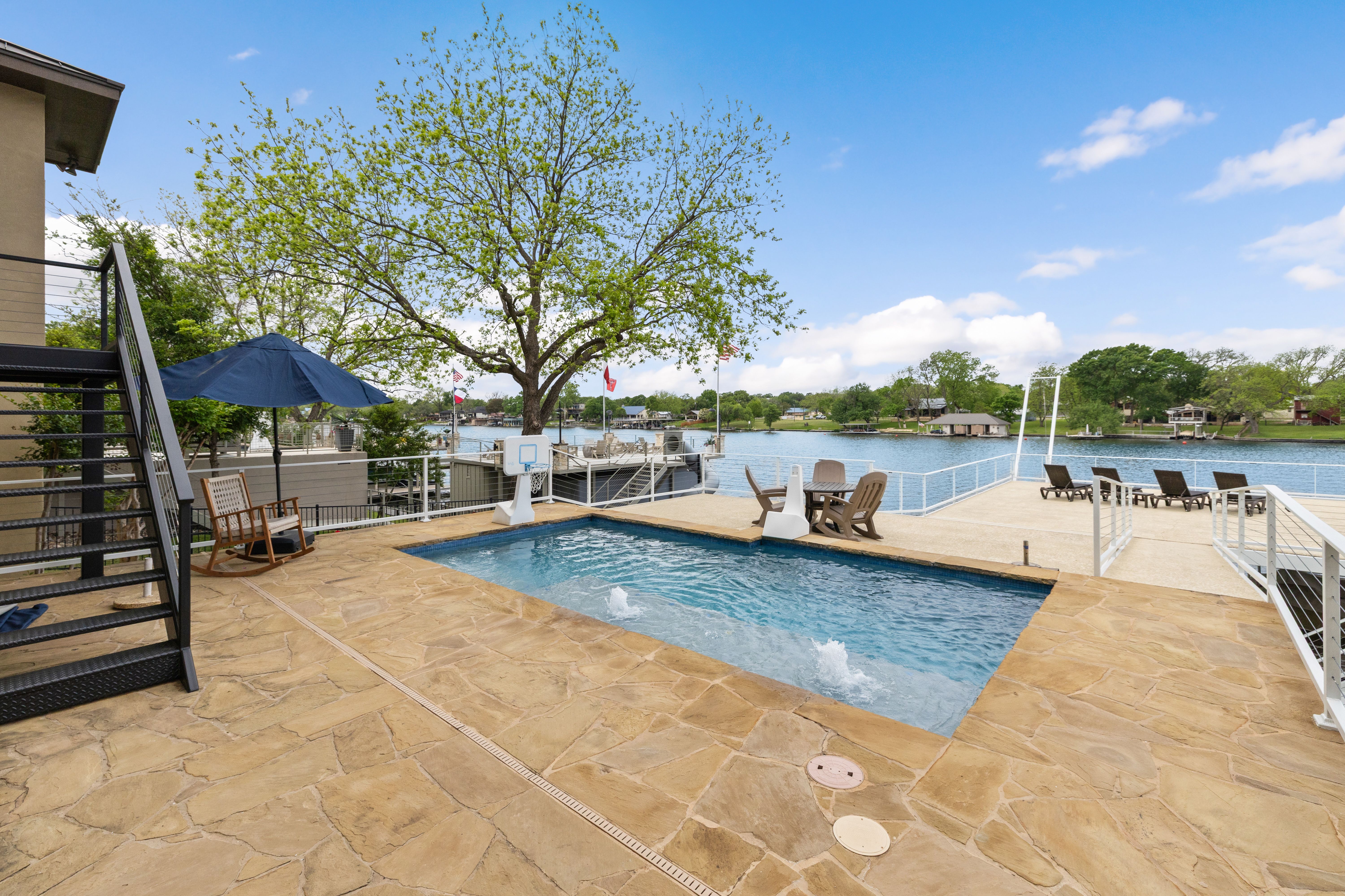  Waterfront Living on Lake LBJ - 物件實景