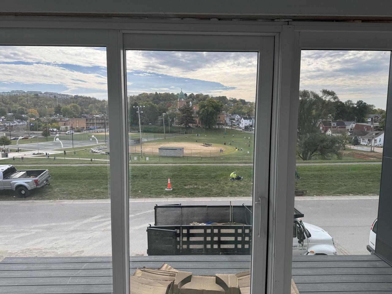 747 Manhattan Boulevard Unit 204, Dayton, Kentucky, 41074, United States, 2 Bedrooms Bedrooms, ,3 BathroomsBathrooms,Residential,For Sale,747 Manhattan Boulevard Unit 204,1375155