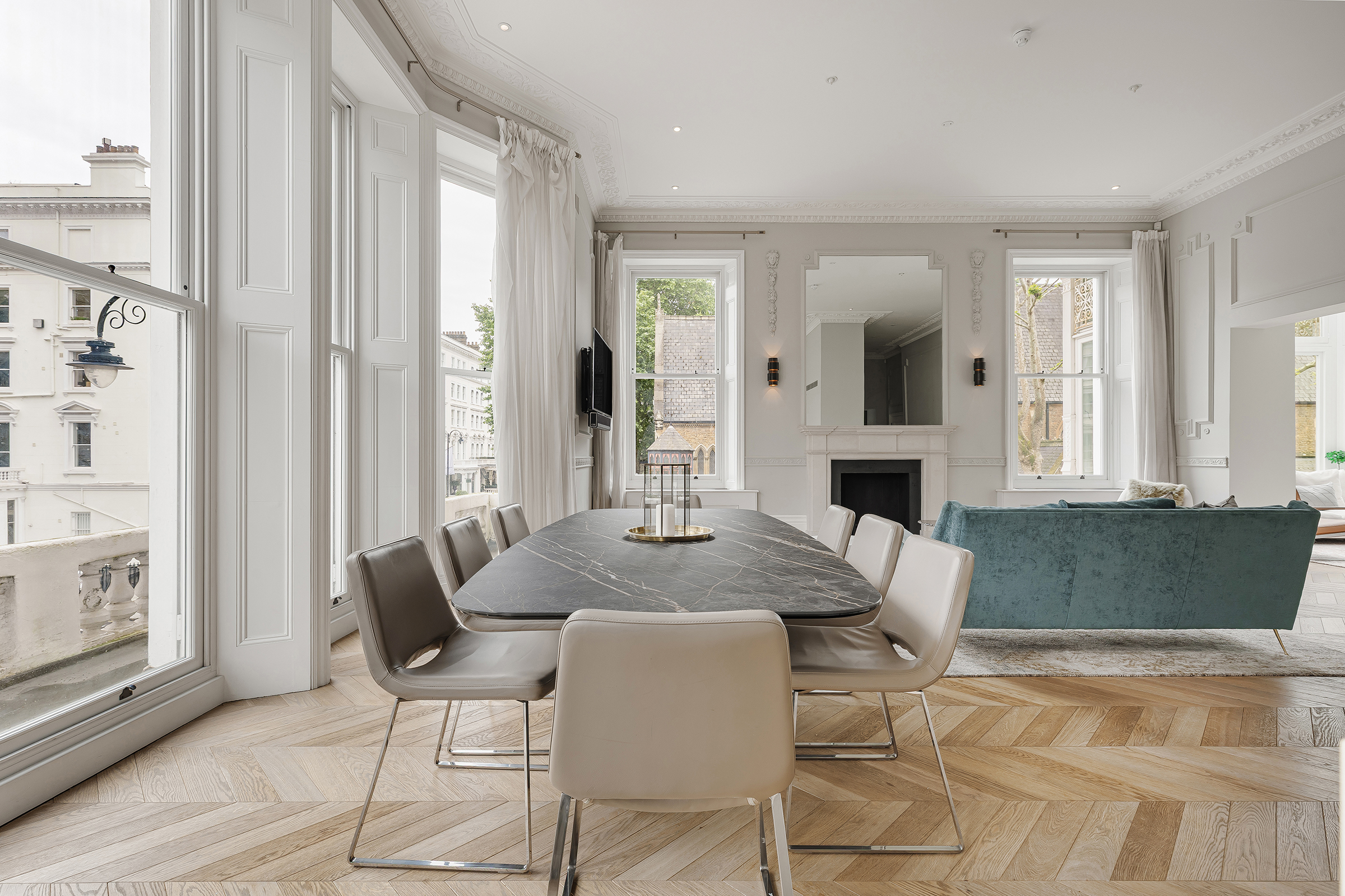  A Grand Lateral Apartment with Direct Lift Access in South Kensington - 物件實景