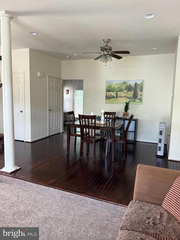 Reston, Virginia, 20194, United States, 3 Bedrooms Bedrooms, ,4 BathroomsBathrooms,Residential,For Sale,1869316