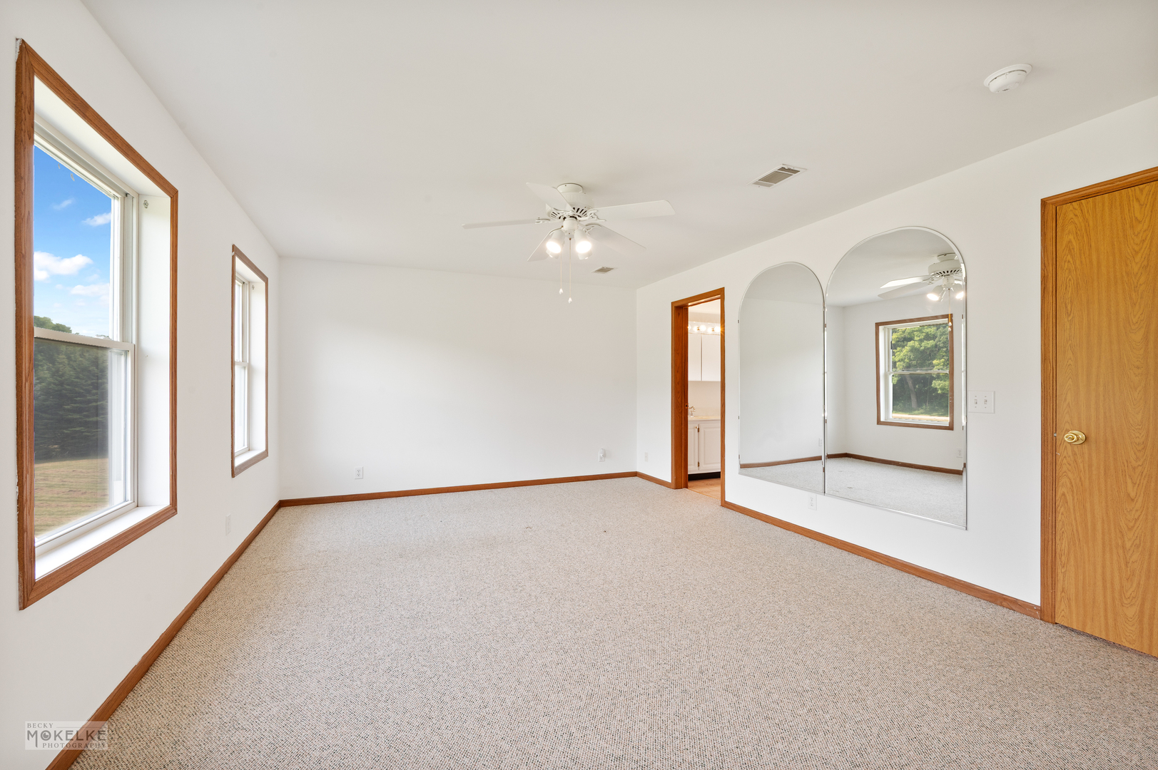 Newark, Illinois, 60541, United States, 4 Bedrooms Bedrooms, ,3 BathroomsBathrooms,Residential,For Sale,1918229