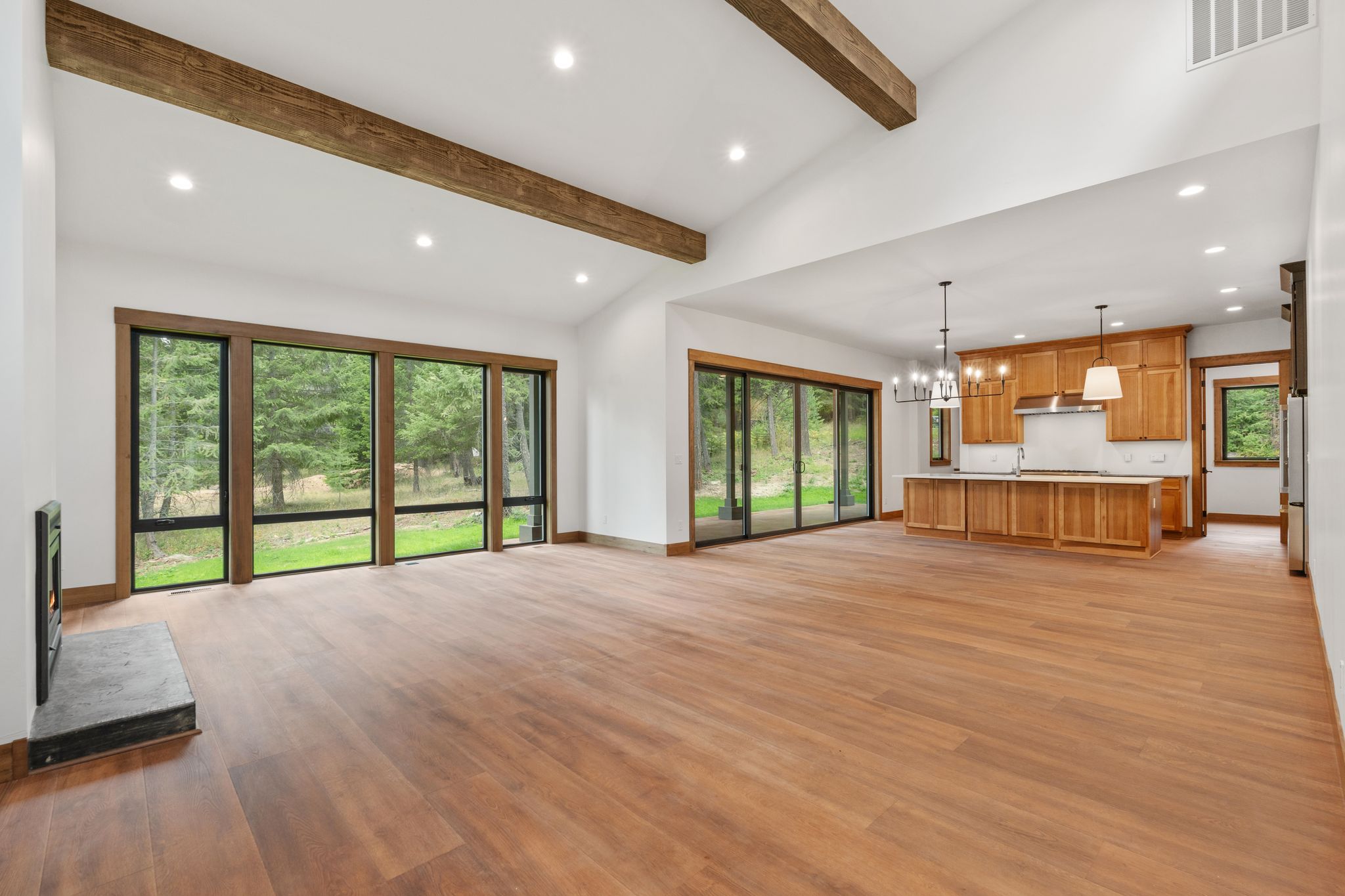 Sandpoint, Idaho, 83864, United States, 3 Bedrooms Bedrooms, ,3 BathroomsBathrooms,Residential,For Sale,1981039