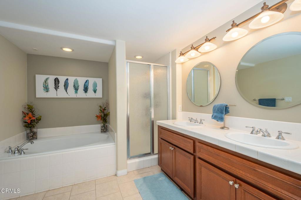 Oxnard, California, 93035, United States, 2 Bedrooms Bedrooms, ,3 BathroomsBathrooms,Residential,For Sale,1982158