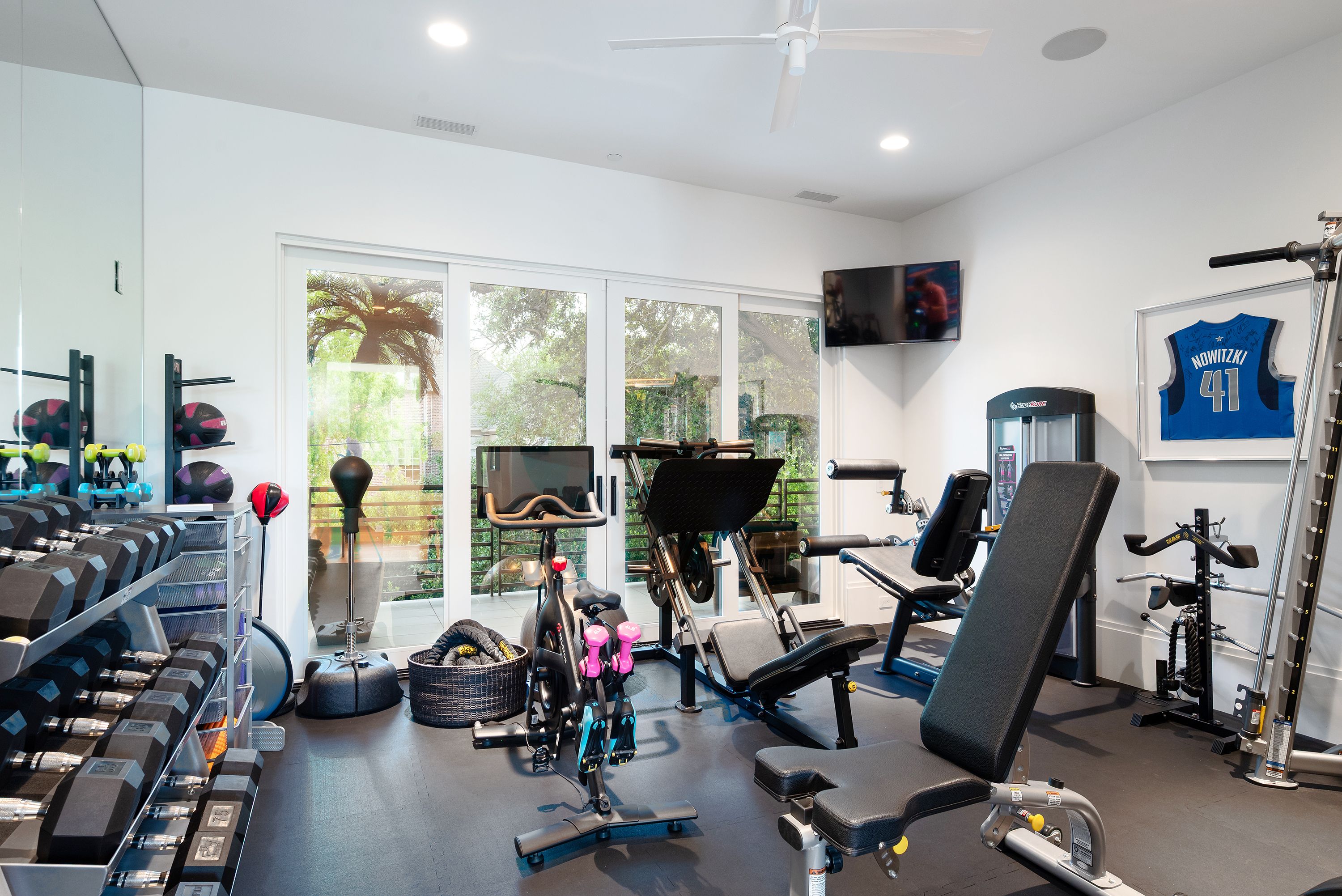  Private Architectural Modern by Chad Dorsey  More Design + Build - 物件實景