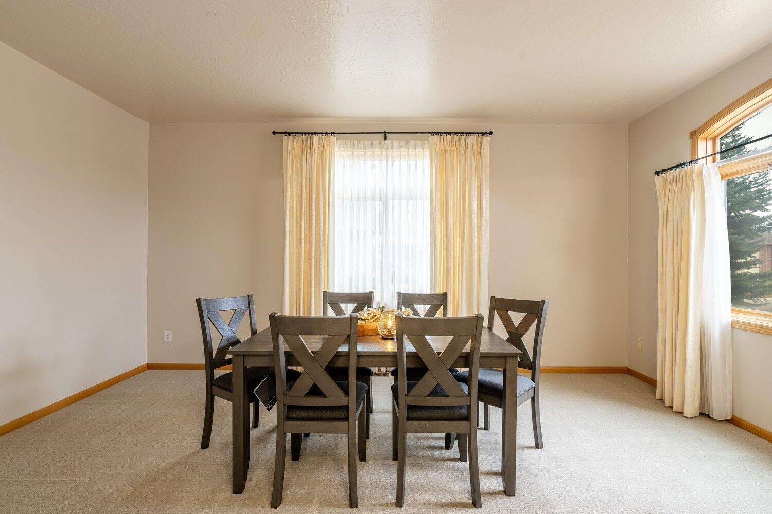 Sheridan, Wyoming, 82801, United States, 3 Bedrooms Bedrooms, ,3 BathroomsBathrooms,Residential,For Sale,2010007