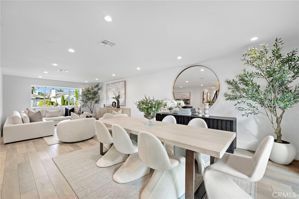 Huntington Beach, California, 92649, United States, 5 Bedrooms Bedrooms, ,4 BathroomsBathrooms,Residential,For Sale,1986485