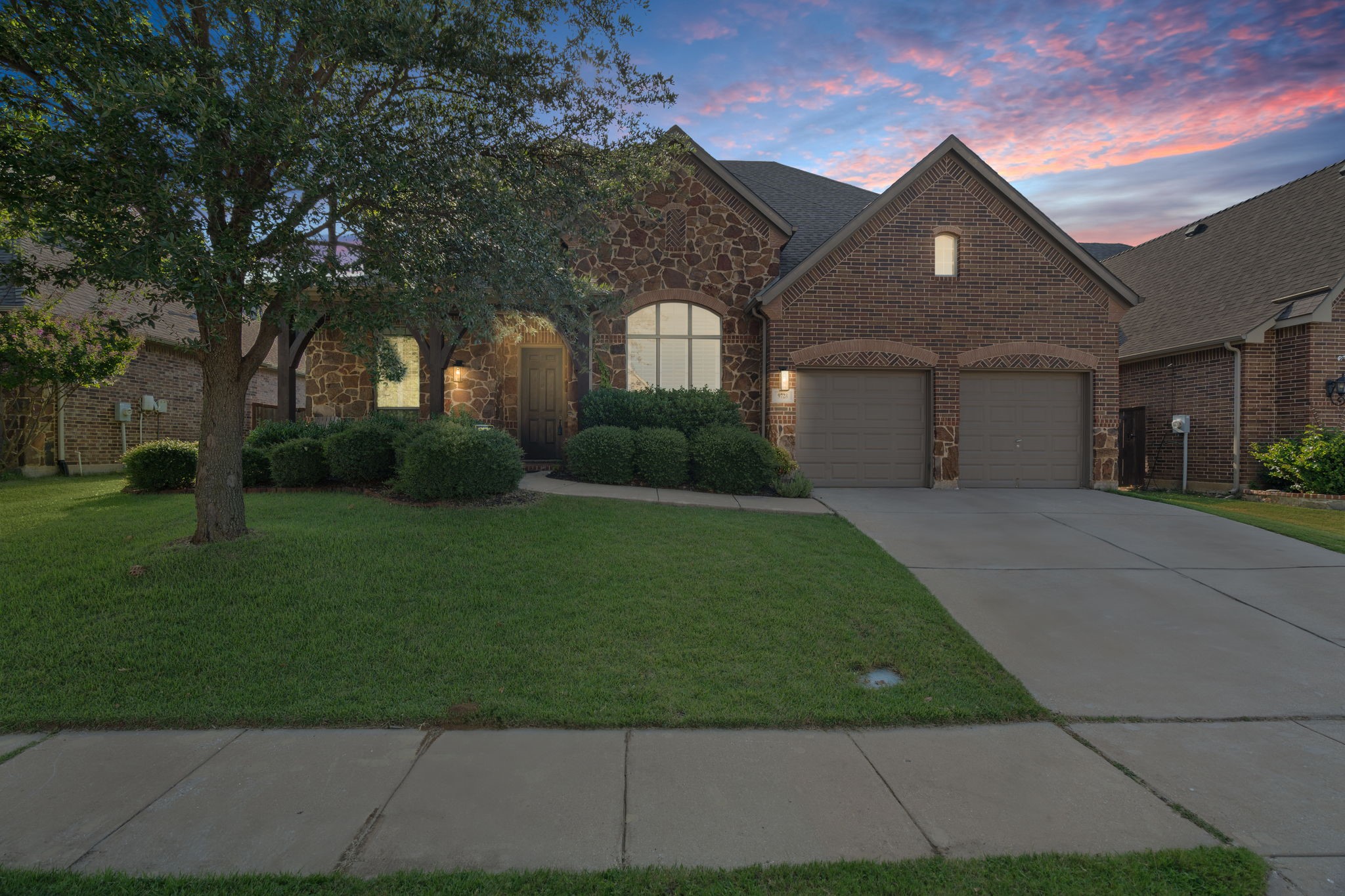 Fort Worth, Texas, 76244, United States, 4 Bedrooms Bedrooms, ,4 BathroomsBathrooms,Residential,For Sale,1901219