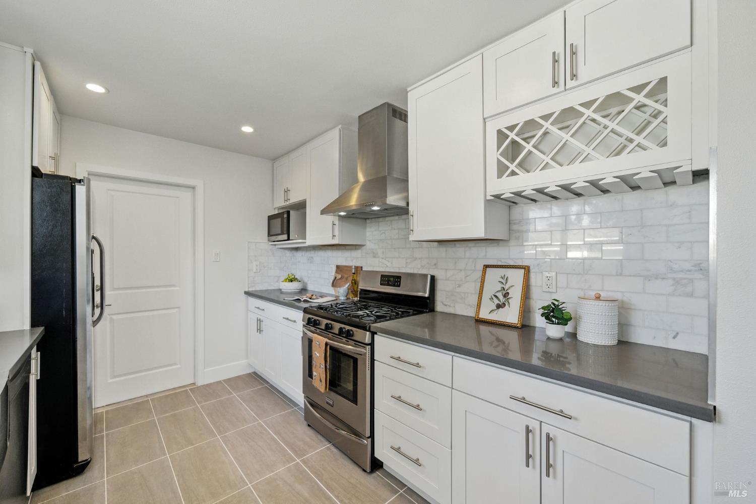 Petaluma, California, 94952, United States, 2 Bedrooms Bedrooms, ,1 BathroomBathrooms,Residential,For Sale,1934208