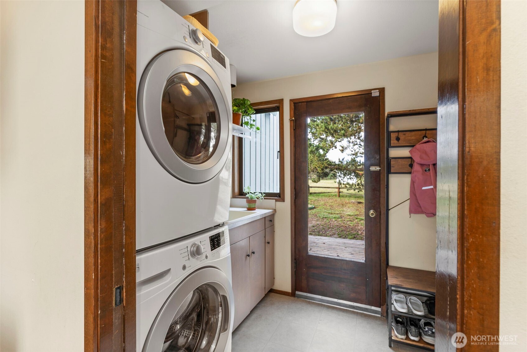 Sequim, Washington, 98382, United States, 3 Bedrooms Bedrooms, ,2 BathroomsBathrooms,Residential,For Sale,2003241