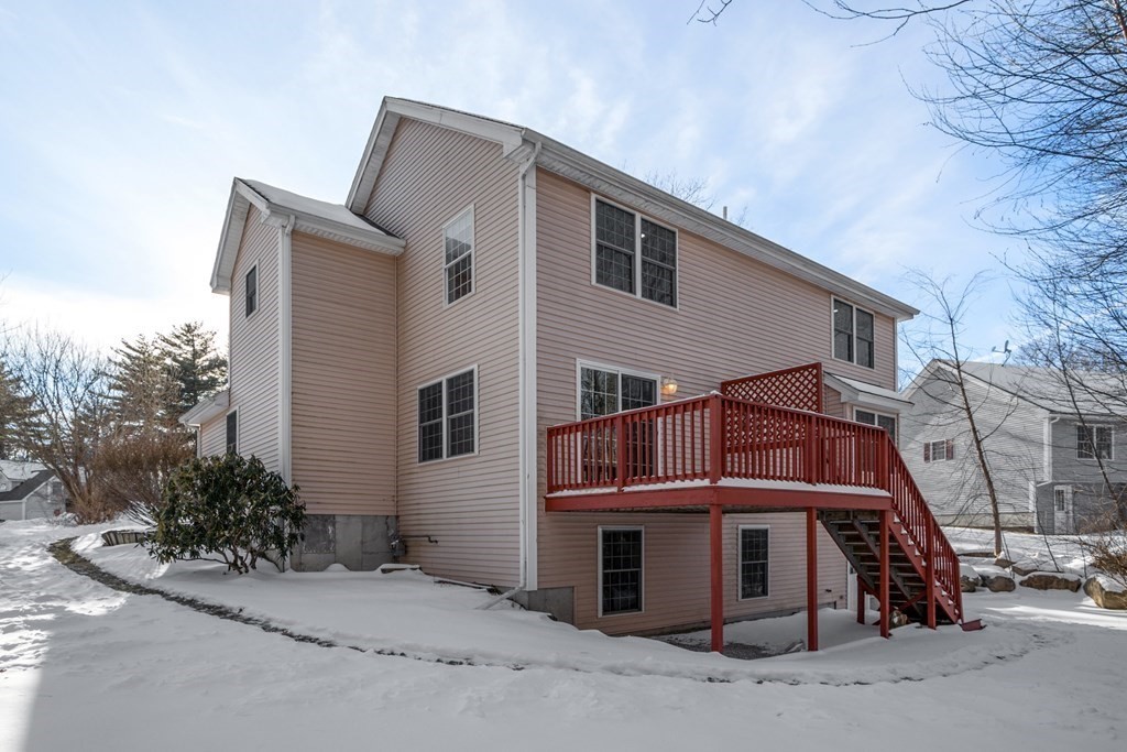 Hooksett, New Hampshire, 03106, United States, 3 Bedrooms Bedrooms, ,3 BathroomsBathrooms,Residential,For Sale,1930253