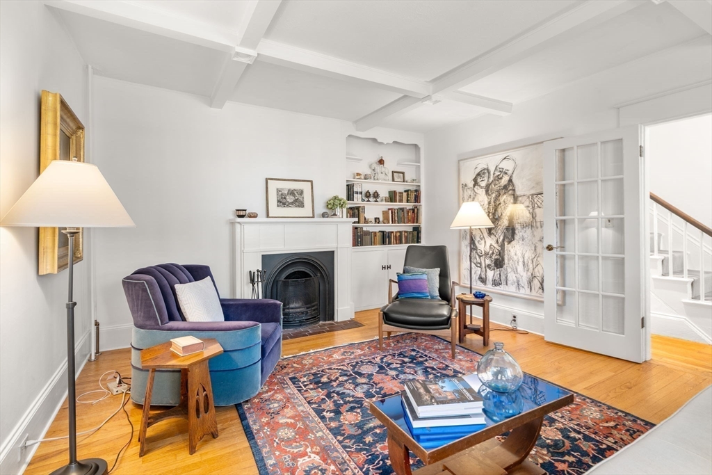 Cambridge, Massachusetts, 02139, United States, 3 Bedrooms Bedrooms, ,2 BathroomsBathrooms,Residential,For Sale,1940619