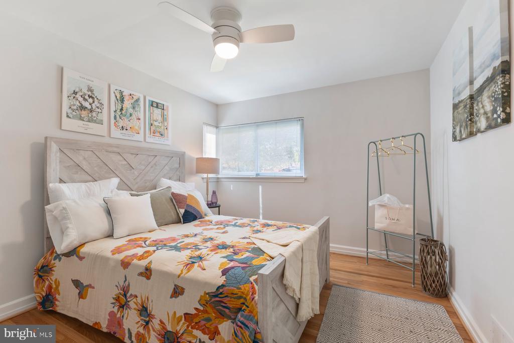 Takoma Park, Maryland, 20912, United States, 2 Bedrooms Bedrooms, ,2 BathroomsBathrooms,Residential,For Sale,1974718