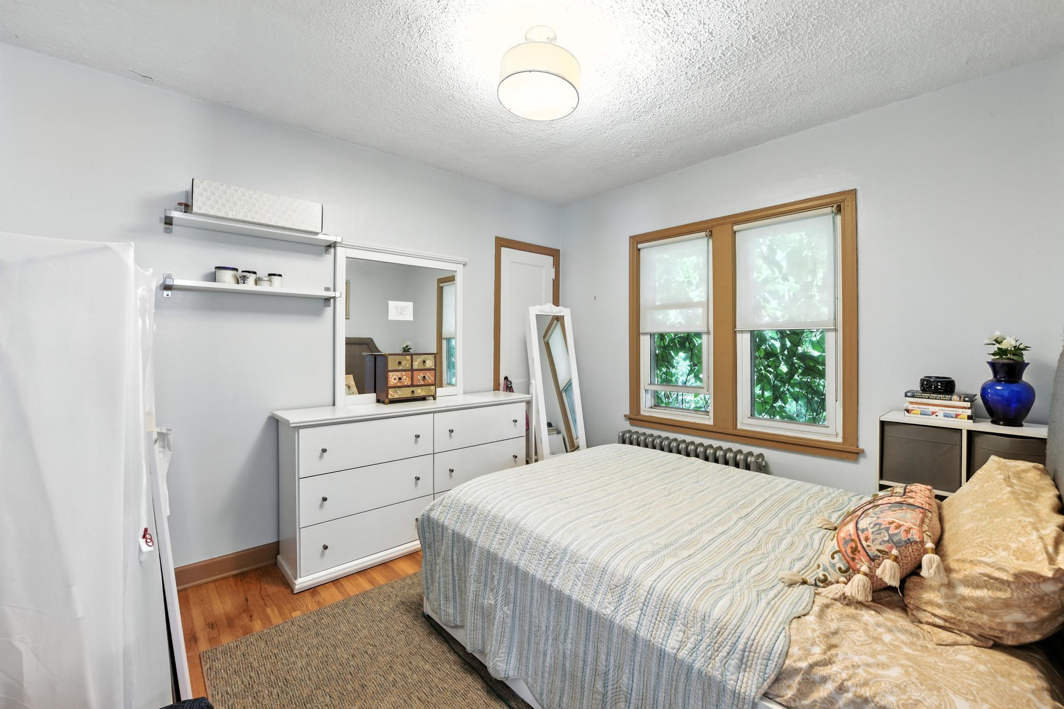 Minneapolis, Minnesota, 55405, United States, 4 Bedrooms Bedrooms, ,1 BathroomBathrooms,Residential,For Sale,1905898