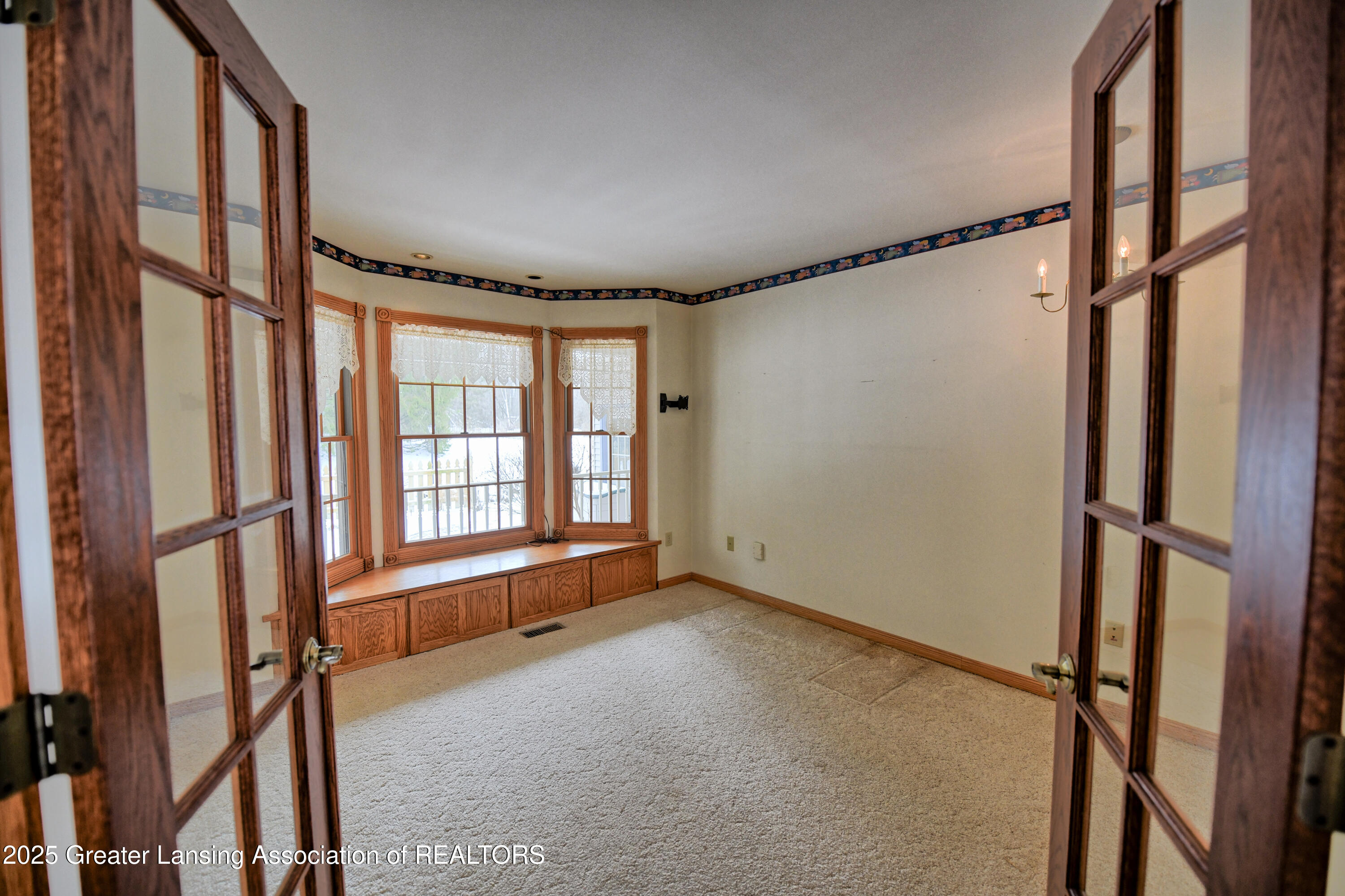 Portland, Michigan, 48875, United States, 5 Bedrooms Bedrooms, ,4 BathroomsBathrooms,Residential,For Sale,2031480