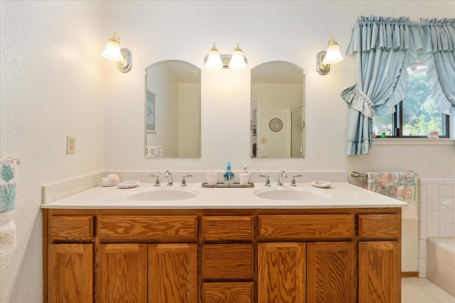 Angels Camp, California, 95222, United States, 3 Bedrooms Bedrooms, ,2 BathroomsBathrooms,Residential,For Sale,1881530