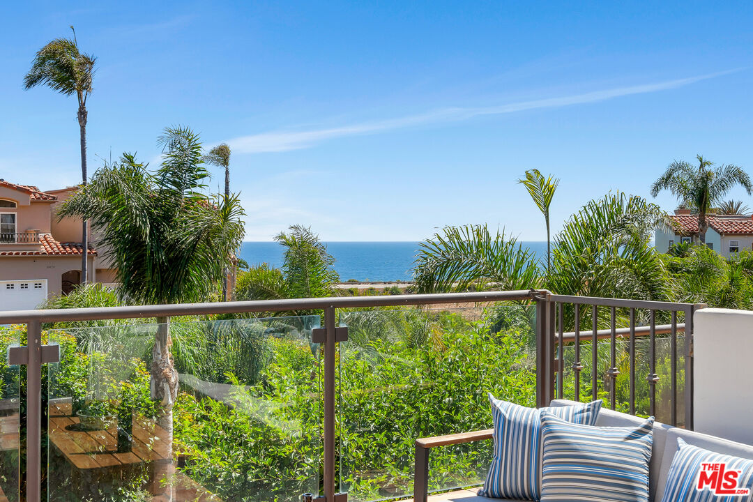 Malibu, California, 90265, United States, 2 Bedrooms Bedrooms, ,3 BathroomsBathrooms,Residential,For Sale,1902662
