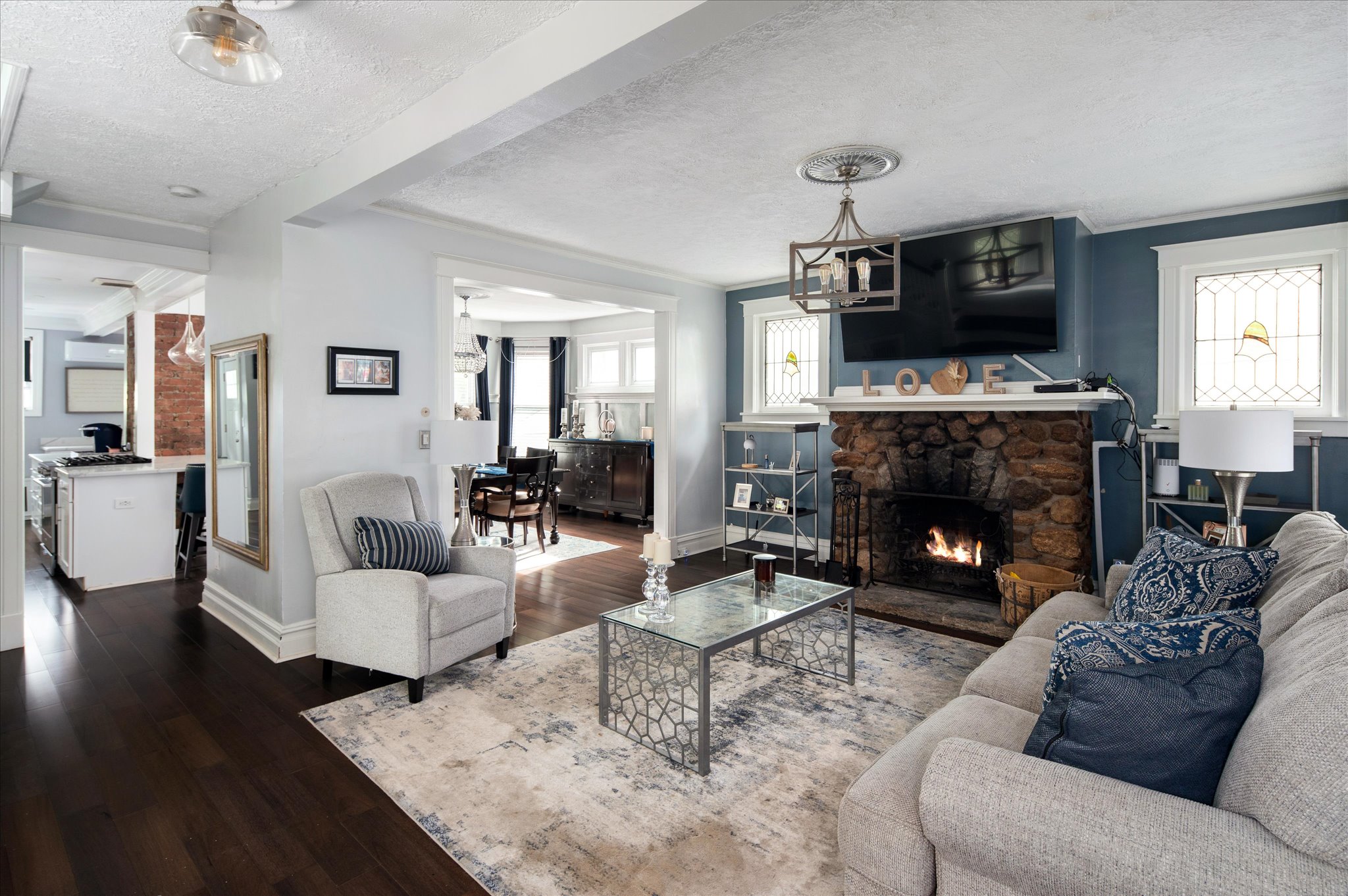  737 Bradley Street - 物件實景