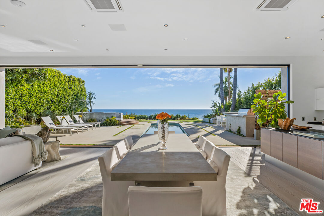 Malibu, California, 90265, United States, 3 Bedrooms Bedrooms, ,4 BathroomsBathrooms,Residential,For Sale,1746173