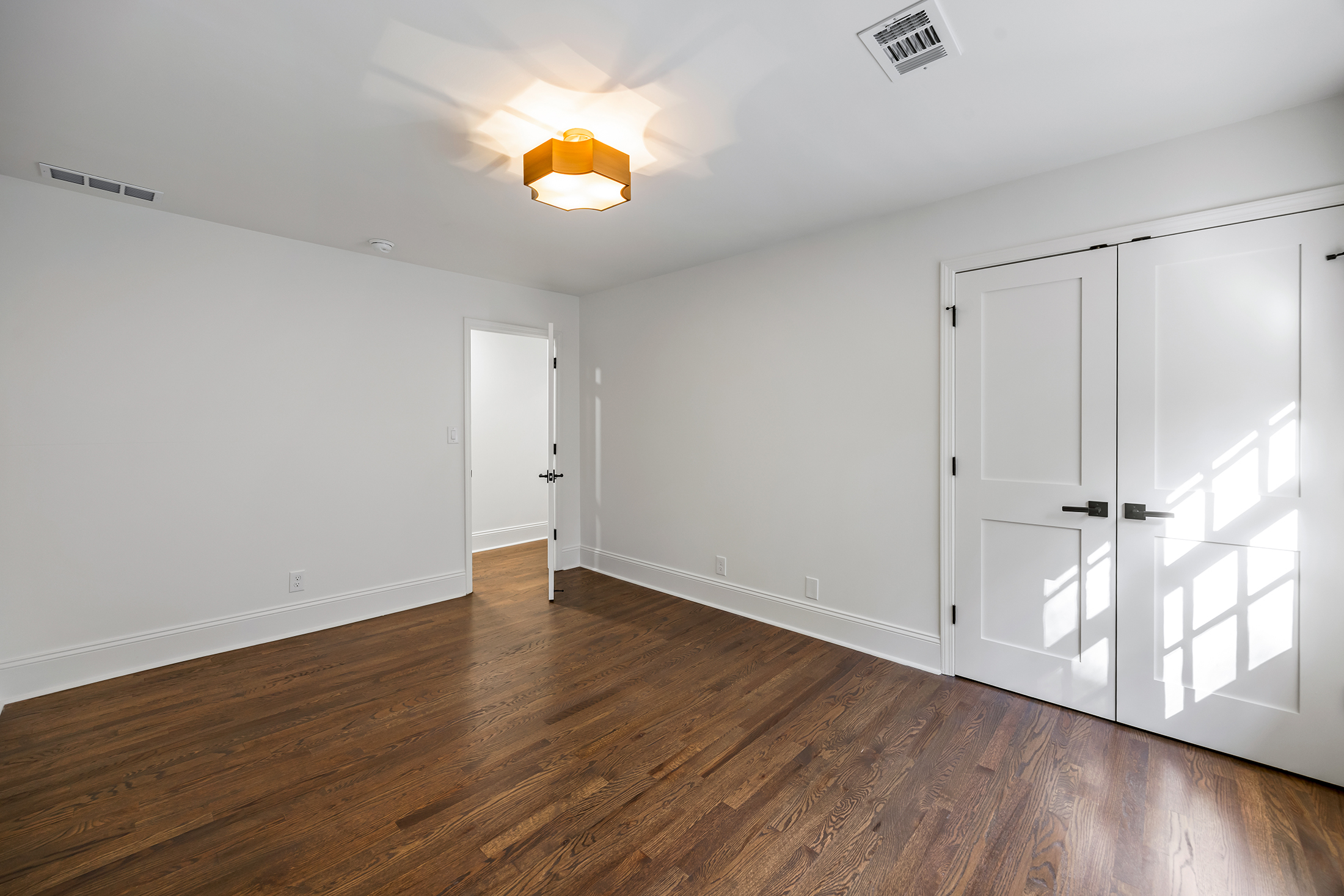  Timeless Architecture, Refined Interiors, and Modern Comfort in Sandy Springs - 物件實景